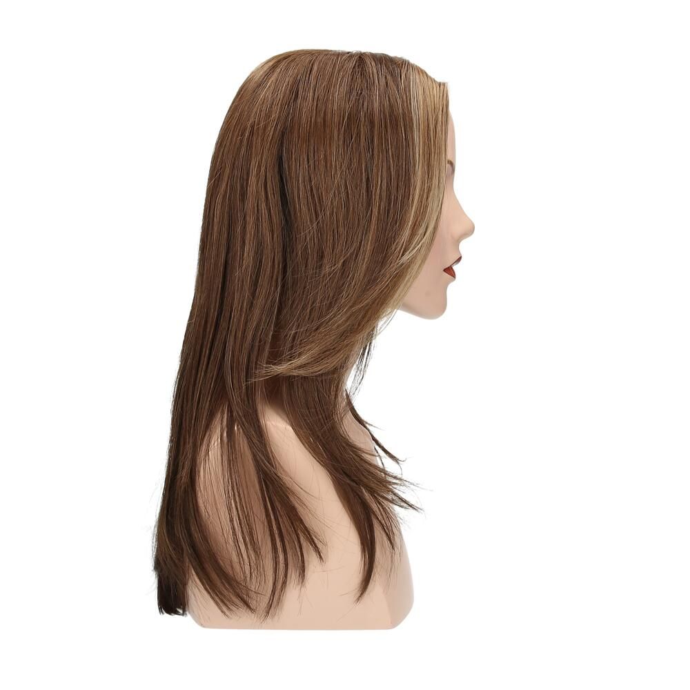 Perücke auf einem Schaufensterkopf. Seitliche Ansicht, braun-blonde Haare, schulterlang.