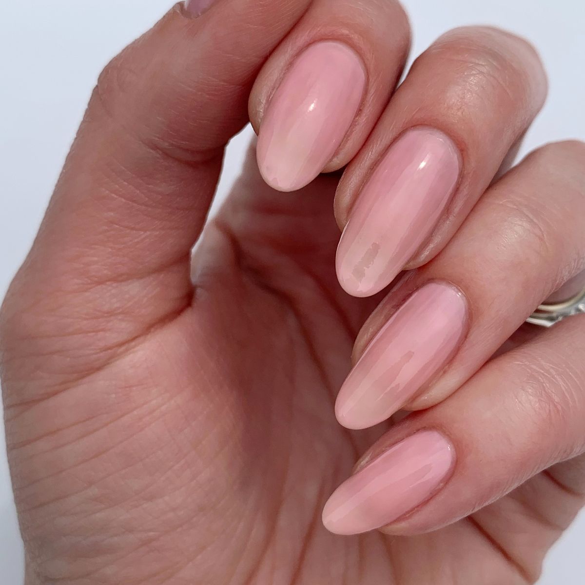 LONDONTOWN kur Nail Veil No.7 stärkende getönte Nagelpflege