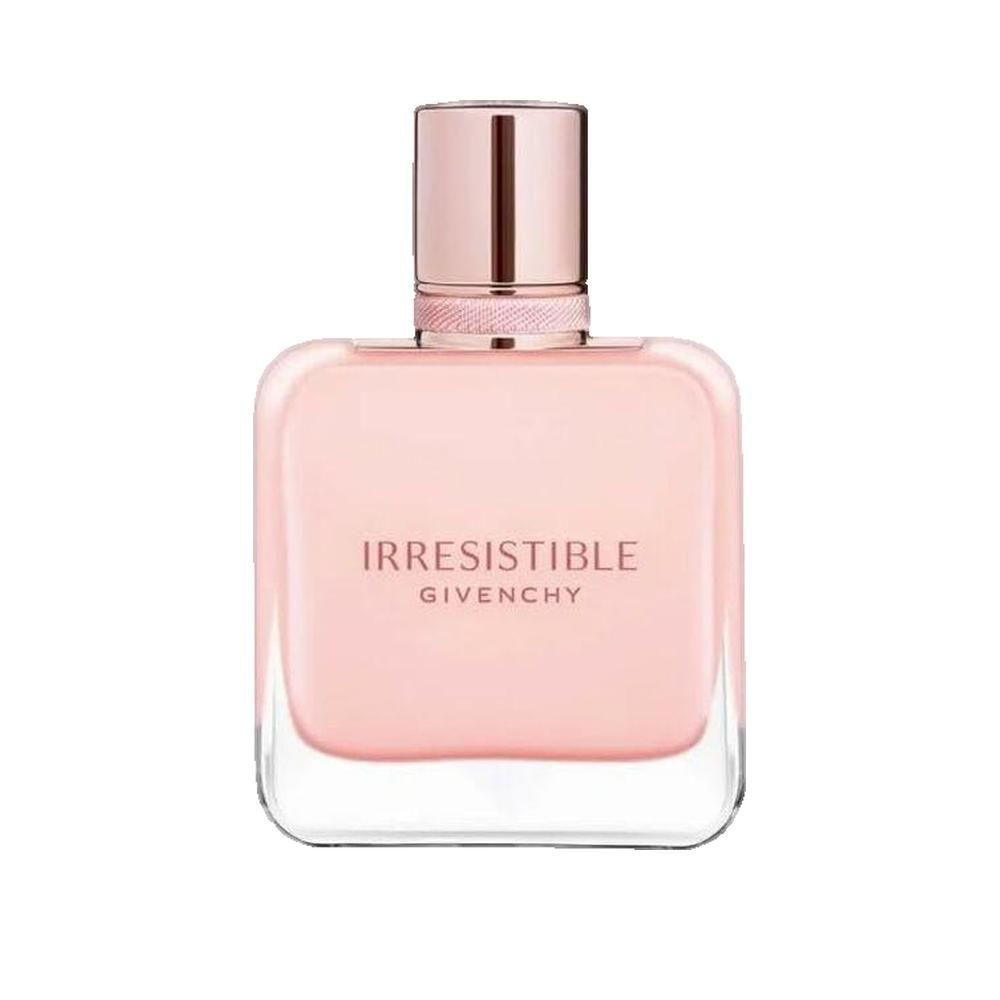 Parfümflakon mit rosa Flüssigkeit. Quadratische Form mit abgerundeten Ecken. Roségoldfarbener Verschluss. Schriftzug "IRRESISTIBLE GIVENCHY".