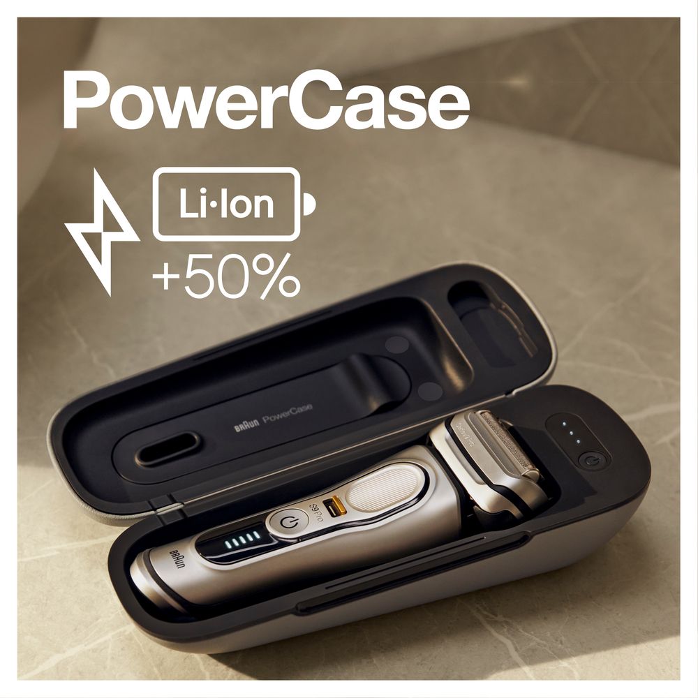 Rasierer in PowerCase. Li-Ion +50% Schriftzug. Schwarzes Case, silberner Rasierer.