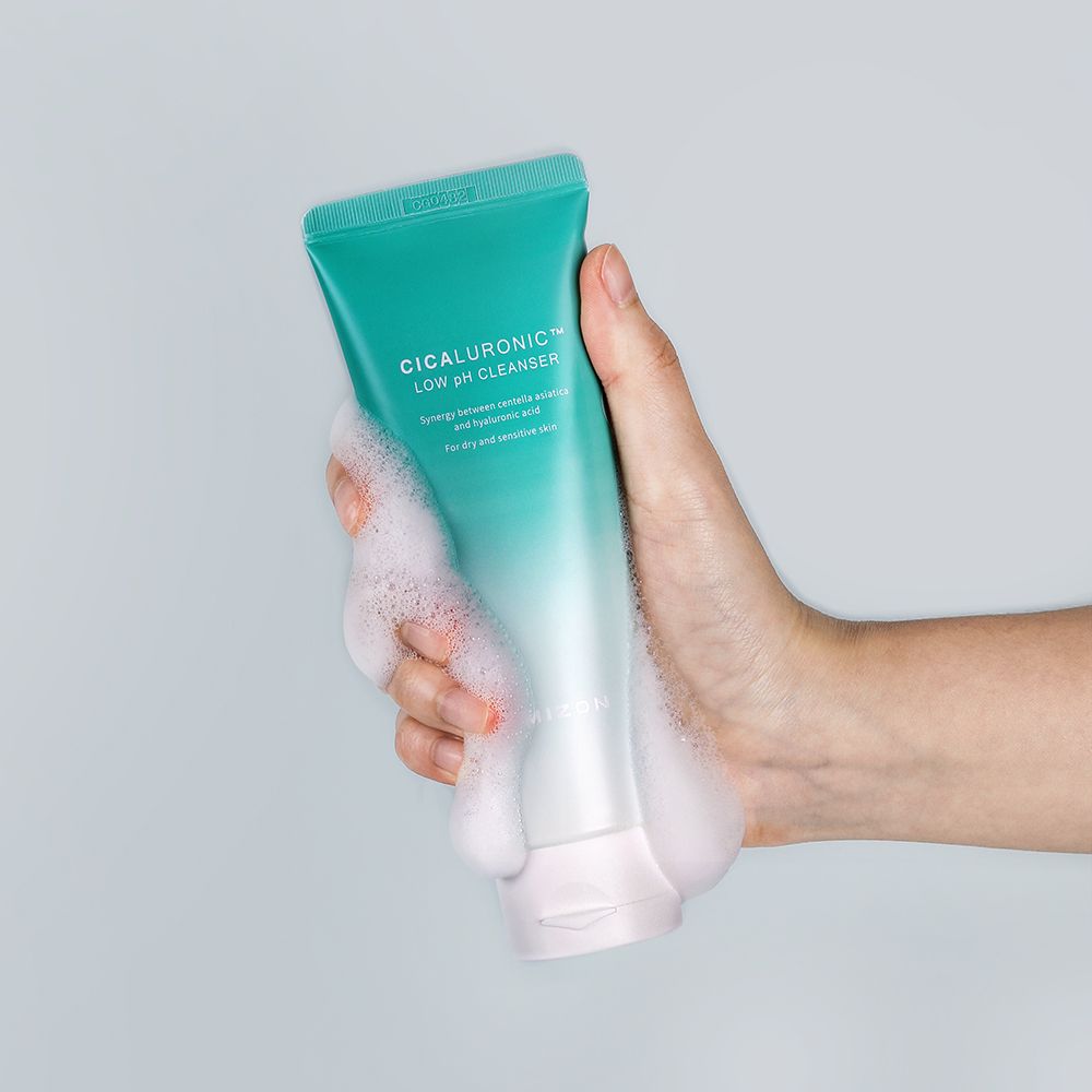 Cicaluronic Low pH Cleanser