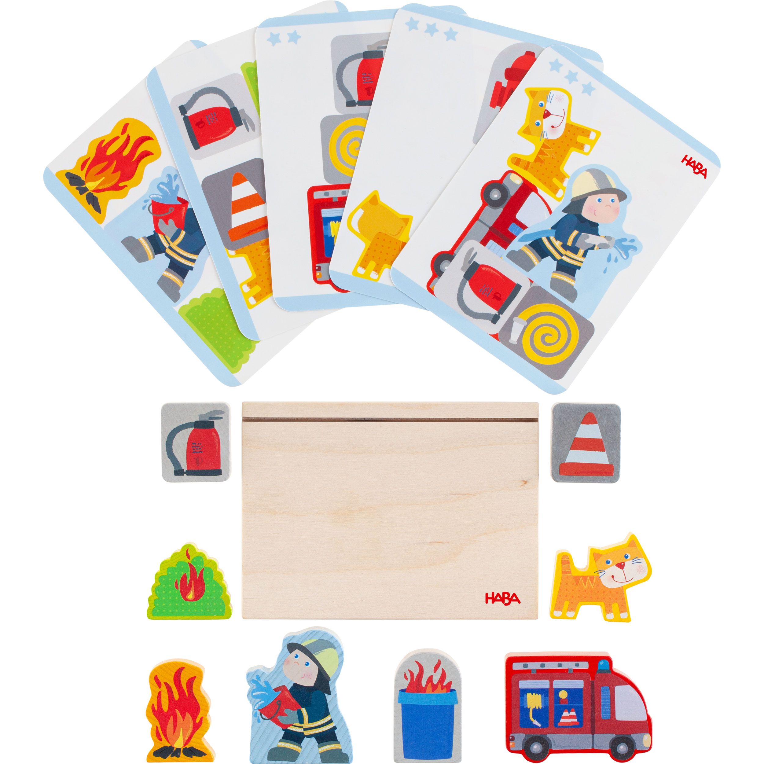 Verschiedene Spielzeugteile und Karten des HABA Stapelspielzeug Feuerwehr. Enthält Feuerwehrleute, Flammen, etc.