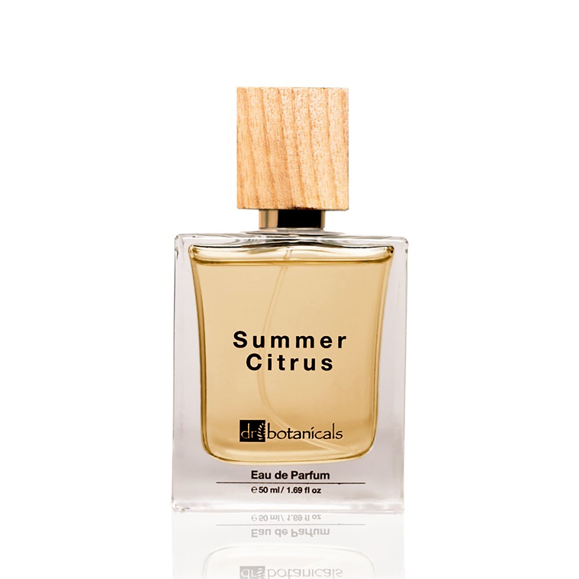 Parfümflakon mit Holzverschluss. Aufschrift: Summer Citrus, Eau de Parfum. Marke: Dr Botanicals.