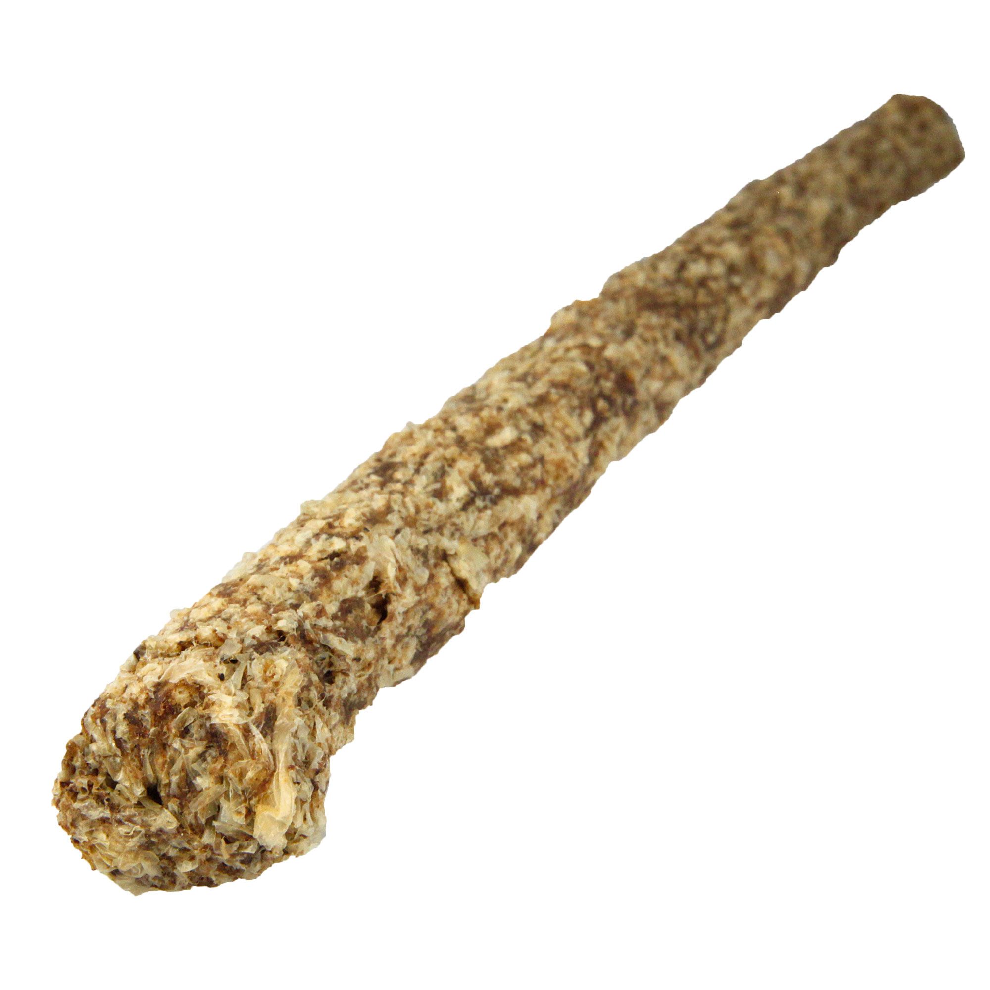 Knusprige Wurst in XXL-Größe. Längliche Form, beige-braune Farbe. Rauhe Oberfläche. Auf weißem Hintergrund.