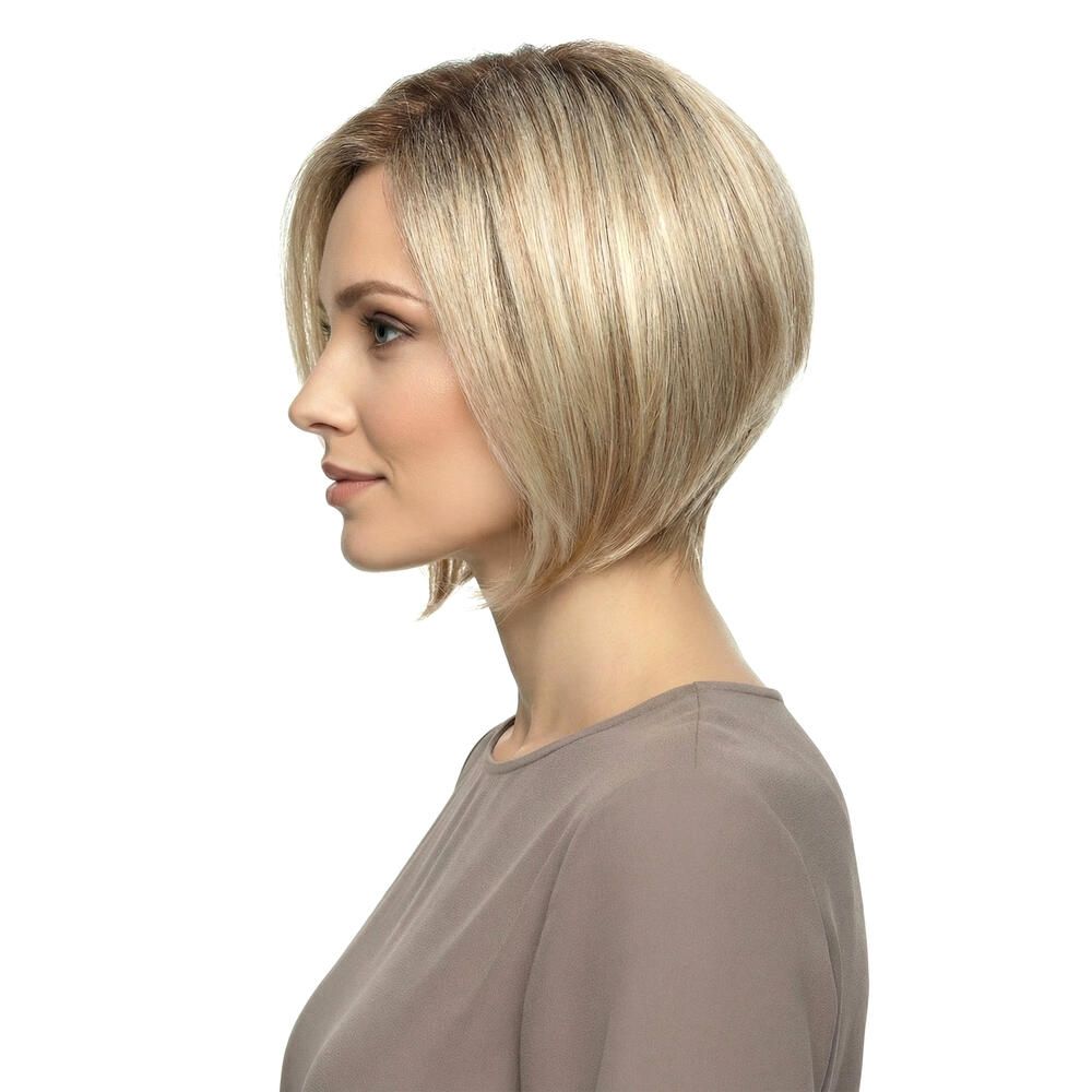 Perücke Mercedes: Blond Bob, Seitenansicht von links. Glattes Haar, seitlicher Scheitel.