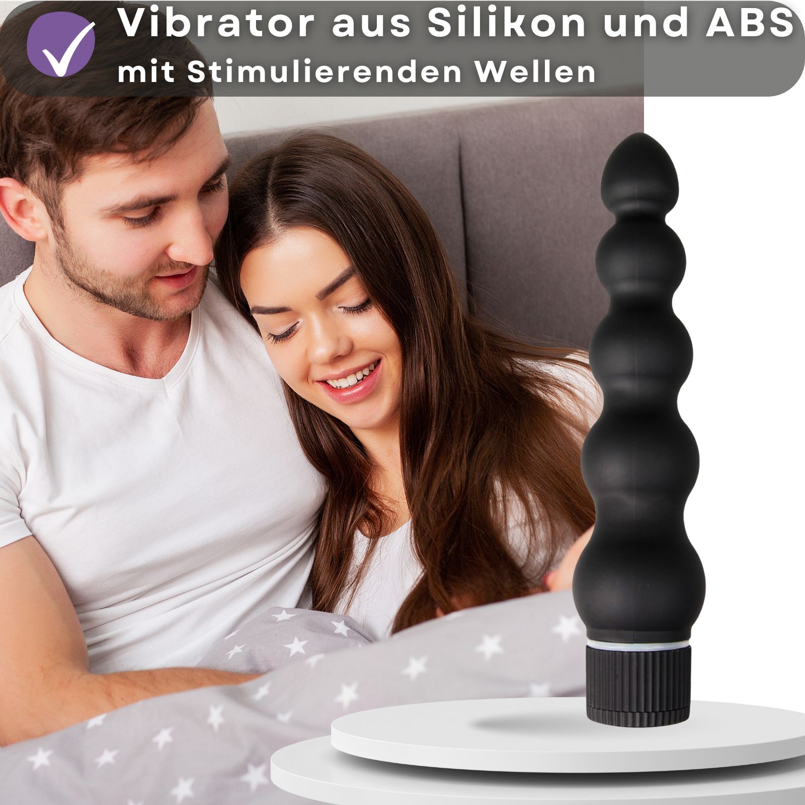 Paar im Bett, Vibrator mit Text: Vibrator aus Silikon und ABS mit stimulierenden Wellen.