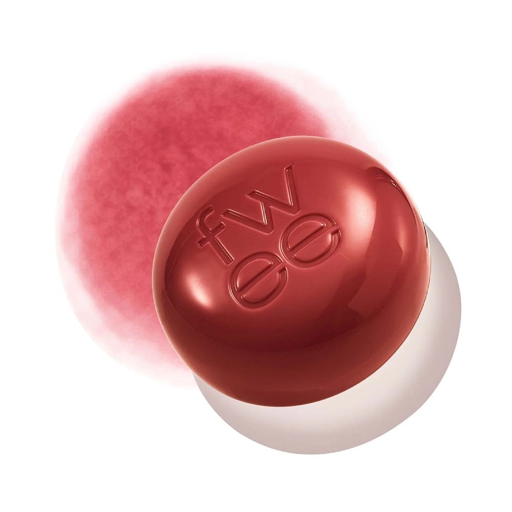 Runder Behälter mit rotem Lippen- und Wangenprodukt, Logo "fw ee".