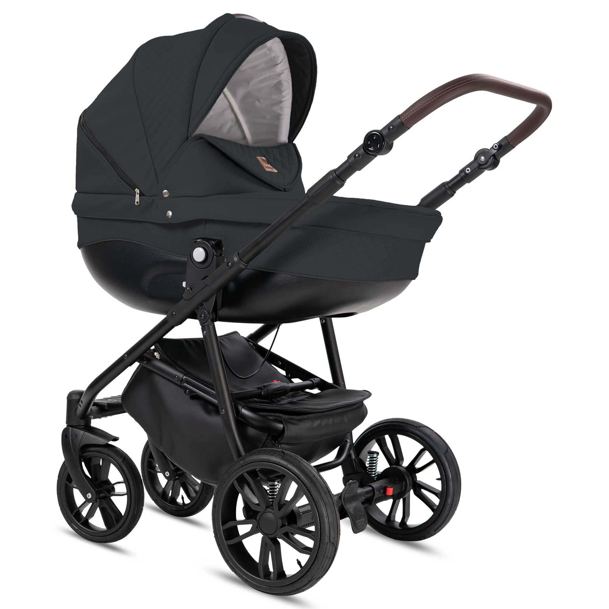 Dunkelgrauer Kombikinderwagen. Schwarzes Gestell, brauner Griff, große Räder. Babywanne mit Verdeck.