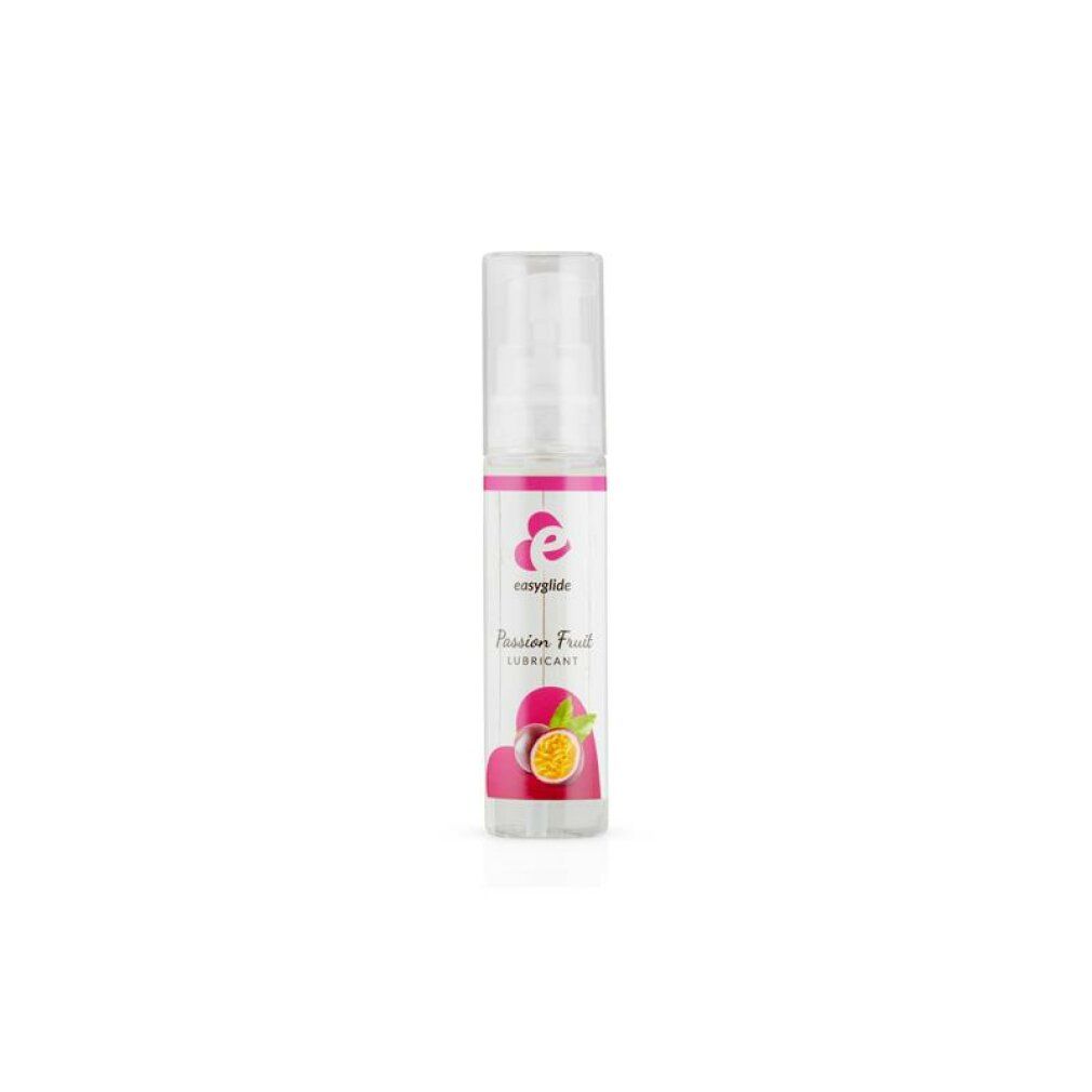 Transparente Flasche mit Pumpkopf. Etikett mit Logo, Produktname und Passionsfrucht-Illustration.