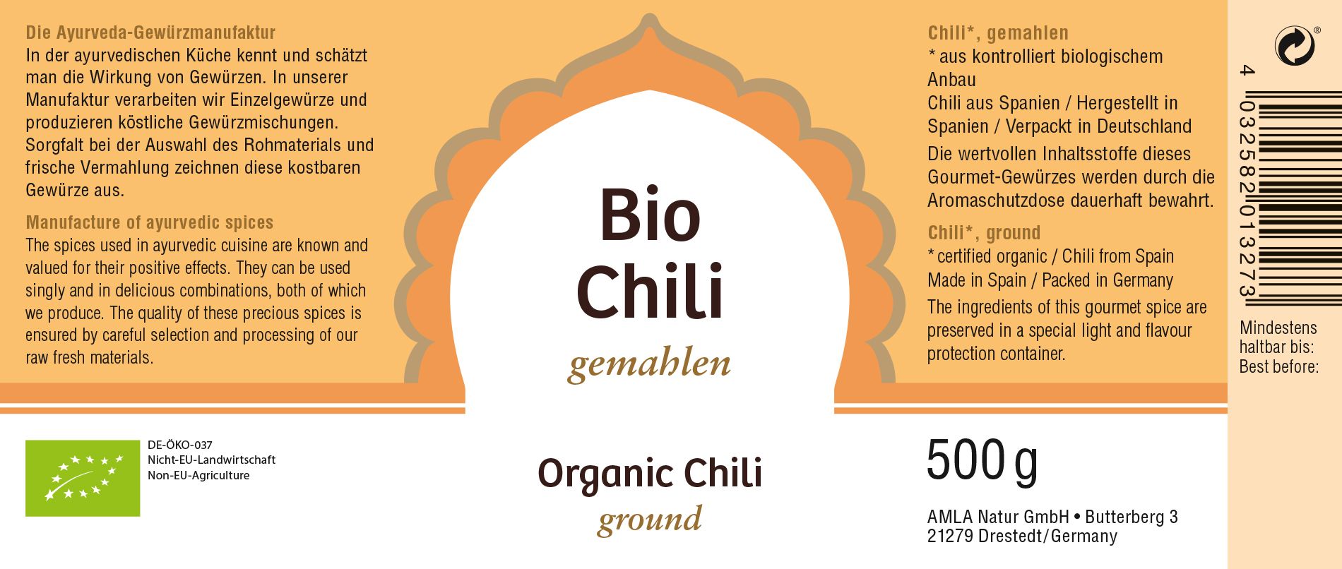 Detailansicht des Etiketts auf der Dose. Text: "Bio Chili gemahlen". Bio-Siegel, 500g und Herstellerangaben.
