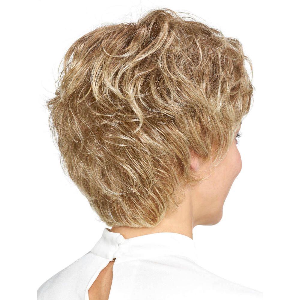 Kurzhaarperücke, blond, gewellt, von hinten gesehen. Frau trägt weißes Oberteil.