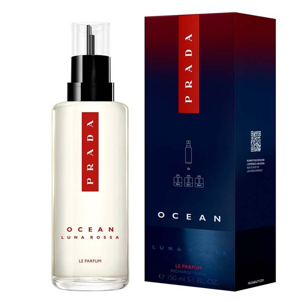 Flakon Prada Luna Rossa Ocean Le Parfum und Verpackung. Weißer Flakon mit rotem Prada-Logo. Blaue Verpackung.