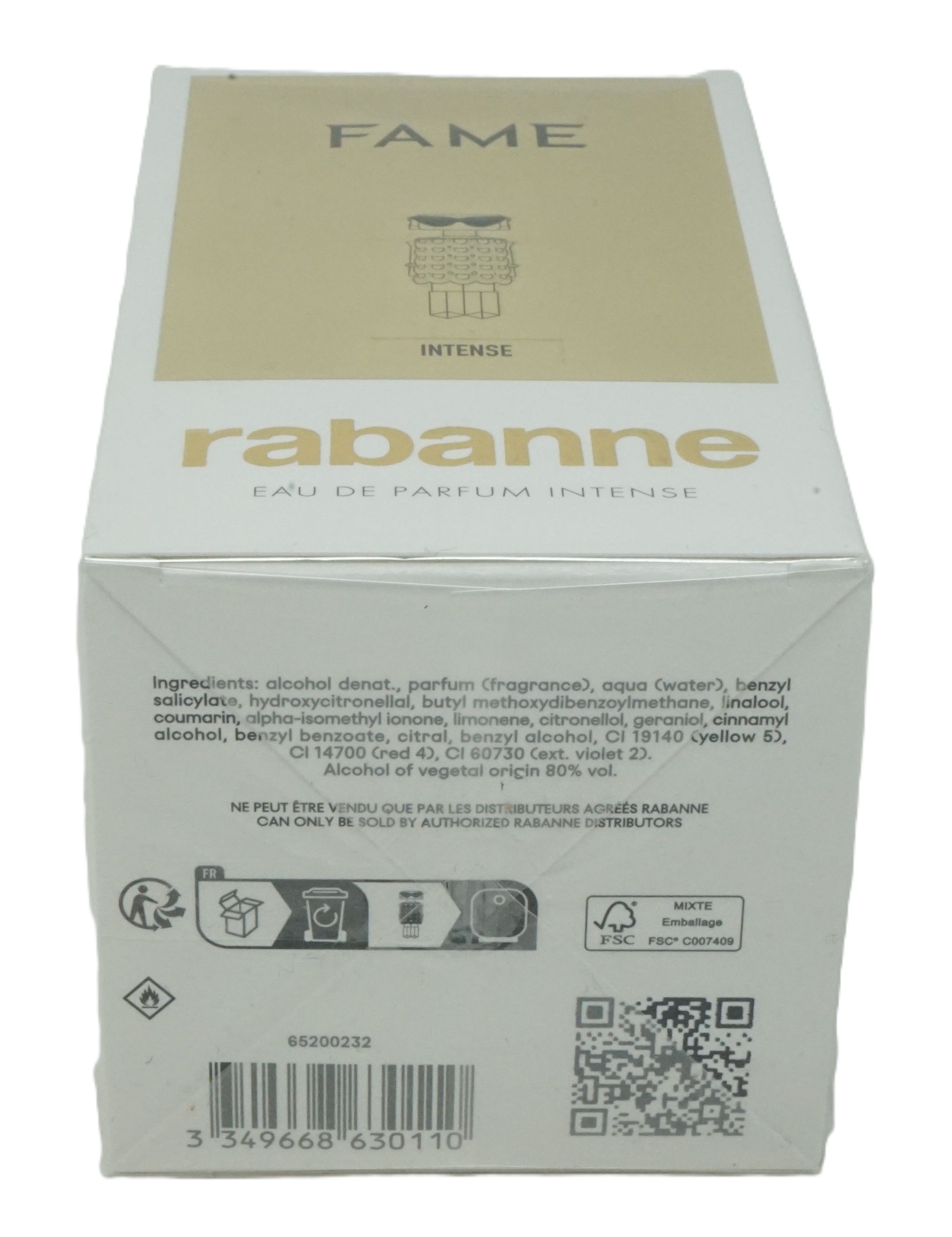Rückseite der weißen Verpackung. Enthält Inhaltsstoffe, Recycling-Symbole, QR-Code und Barcode.