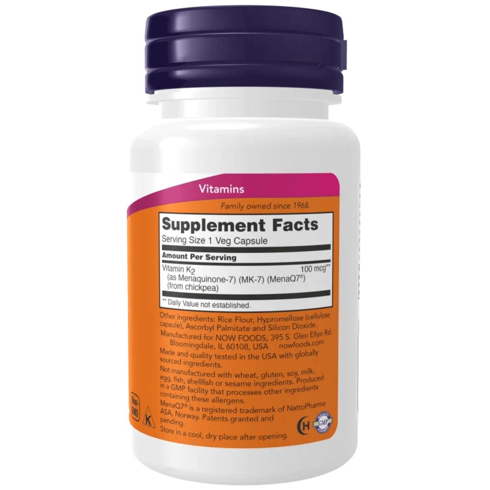 Rückseite der Flasche. Zeigt Nährwertangaben und Inhaltsstoffe. Enthält Vitamin K2. Hergestellt von NOW FOODS.