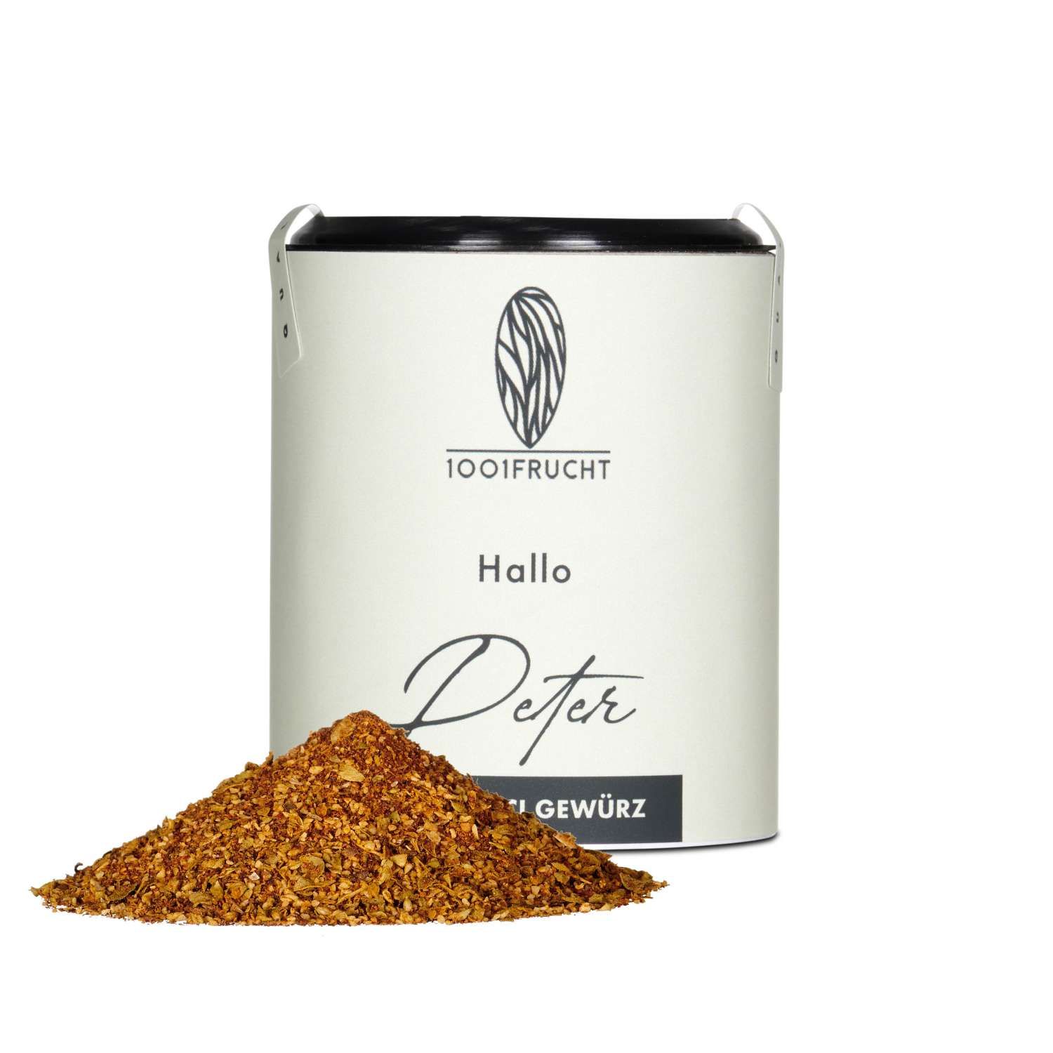 Zylindrische Dose mit Gewürz. Aufschrift "1001 Frucht", "Hallo Peter" und "Cevapcici Gewürz". Daneben ein Haufen Gewürz.