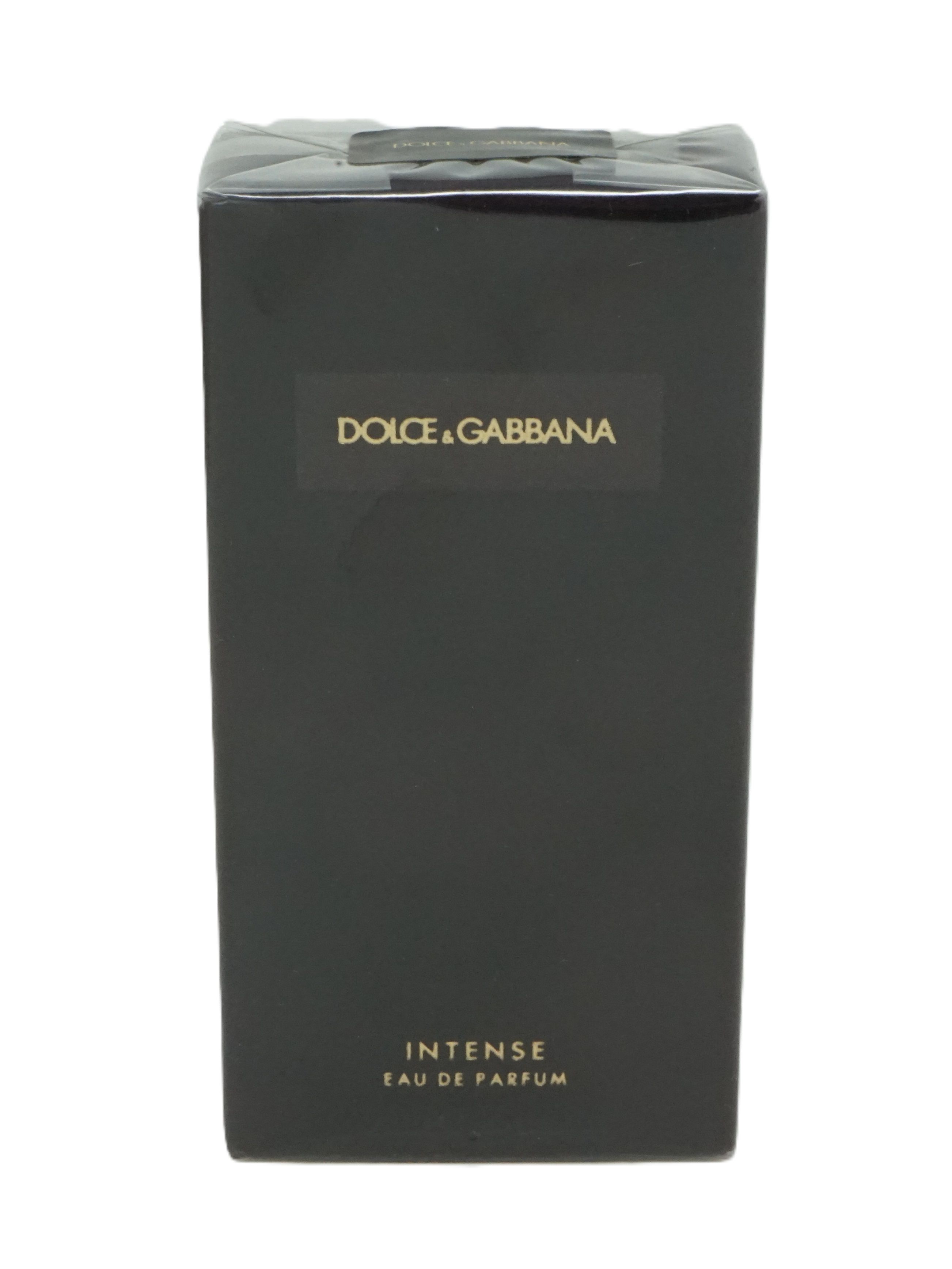 Schwarzer rechteckiger Karton. Aufschrift DOLCE & GABBANA in Gold. Darunter INTENSE EAU DE PARFUM.