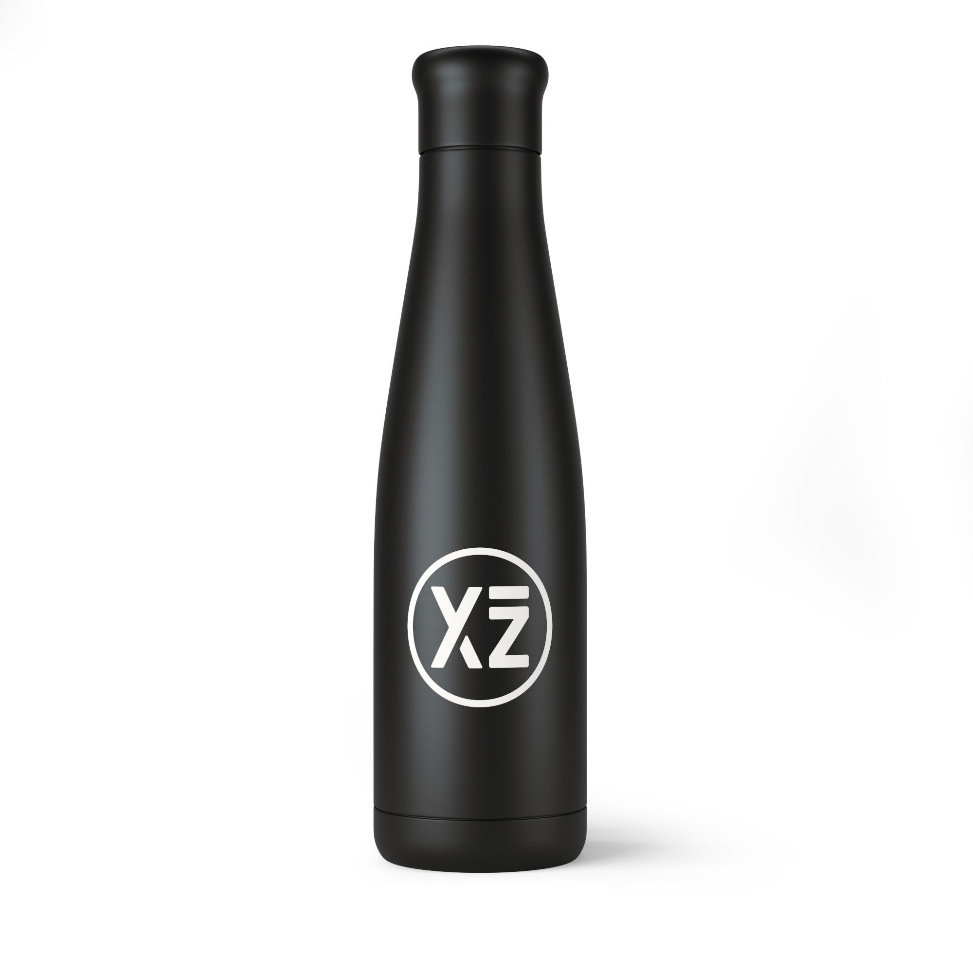 Schwarze Isolier-Trinkflasche mit weißem Logo. Zylindrischer Körper, schmaler Hals, schwarzer Deckel.