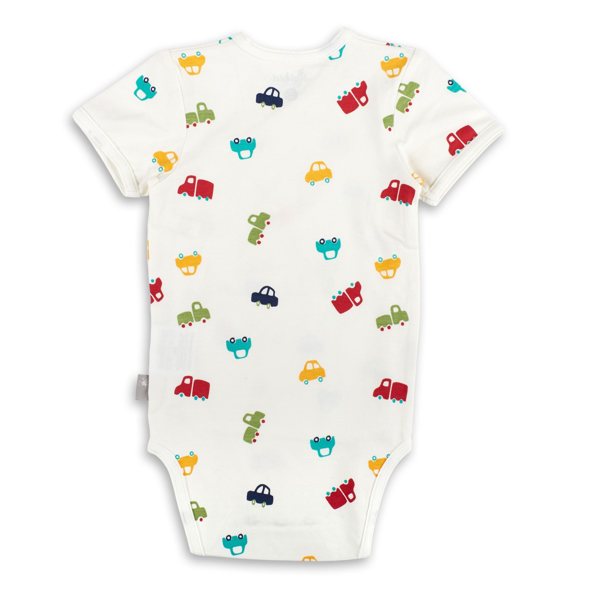 Rückseite eines weißen Babybodys mit bunten Auto-Motiven. Kurze Ärmel. Marke sigikid.