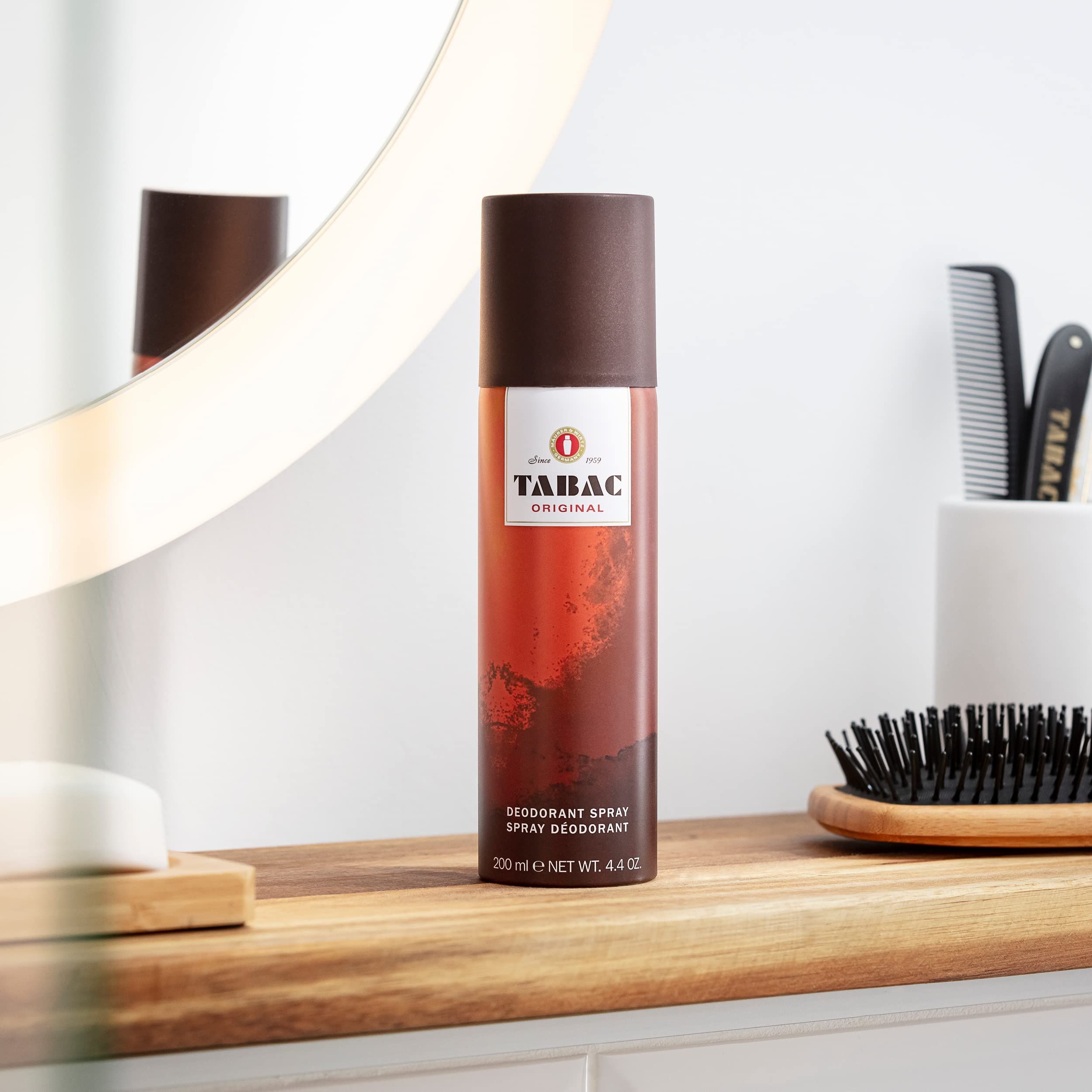 Tabac Original Deodorant-Spray. Braune Kappe, orangefarbener Korpus. Aufschrift: Tabac Original, Deodorant Spray.