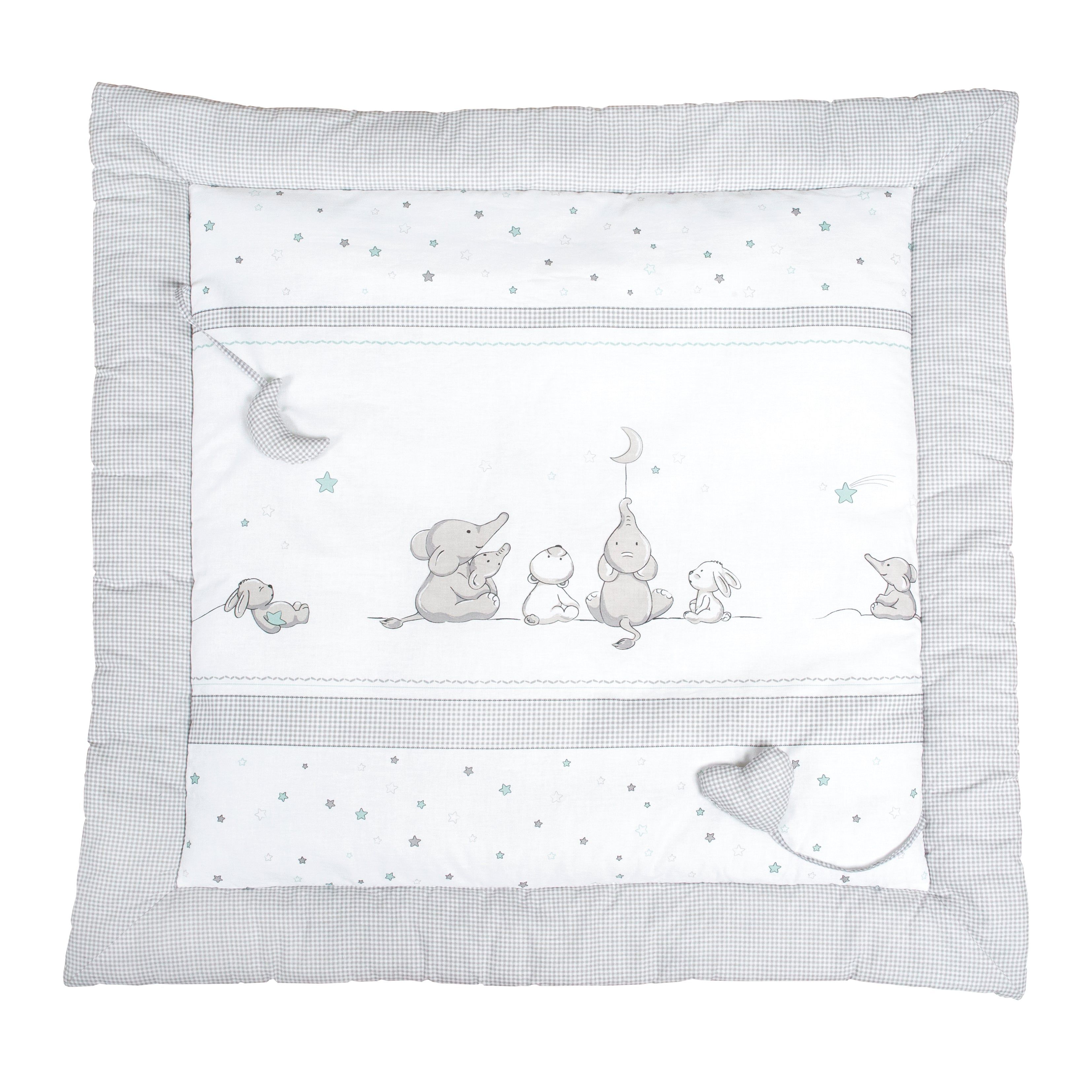 Quadratische Krabbeldecke mit Sternenmuster und Tiermotiven. Karomuster-Rahmen. Sterne, Mond und Herz auf weißem Stoff.