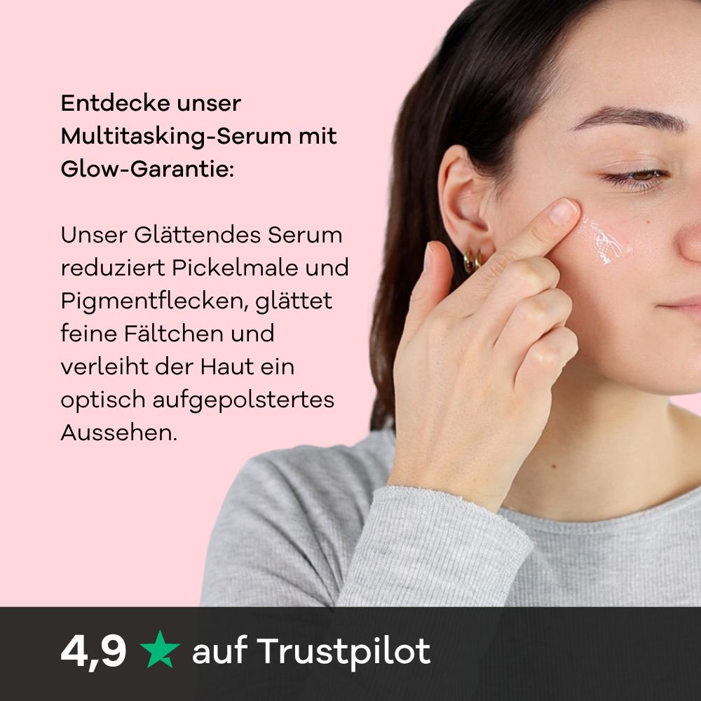 Frau trägt Skincerely Yours 10% Niacinamid Serum auf.