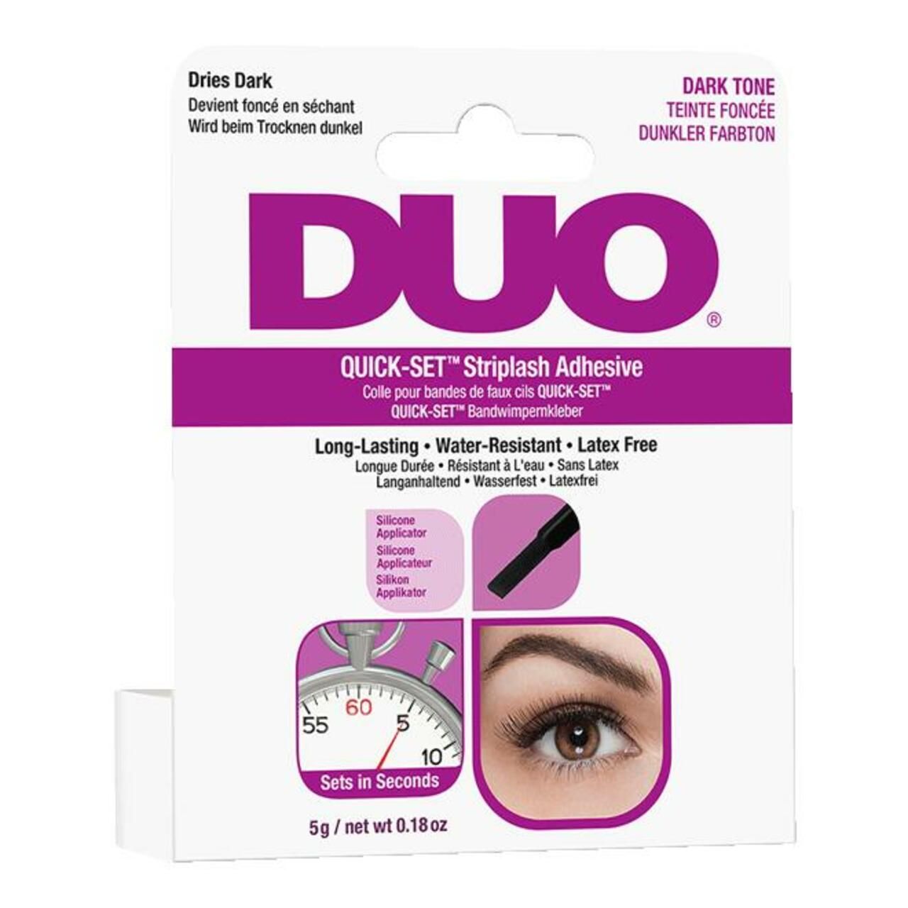 Verpackung mit DUO QUICK-SET Striplash Adhesive. Dunkle Farbe. Enthält Applikator. Wasserfest und latexfrei. Zeigt ein Auge mit Wimpern.