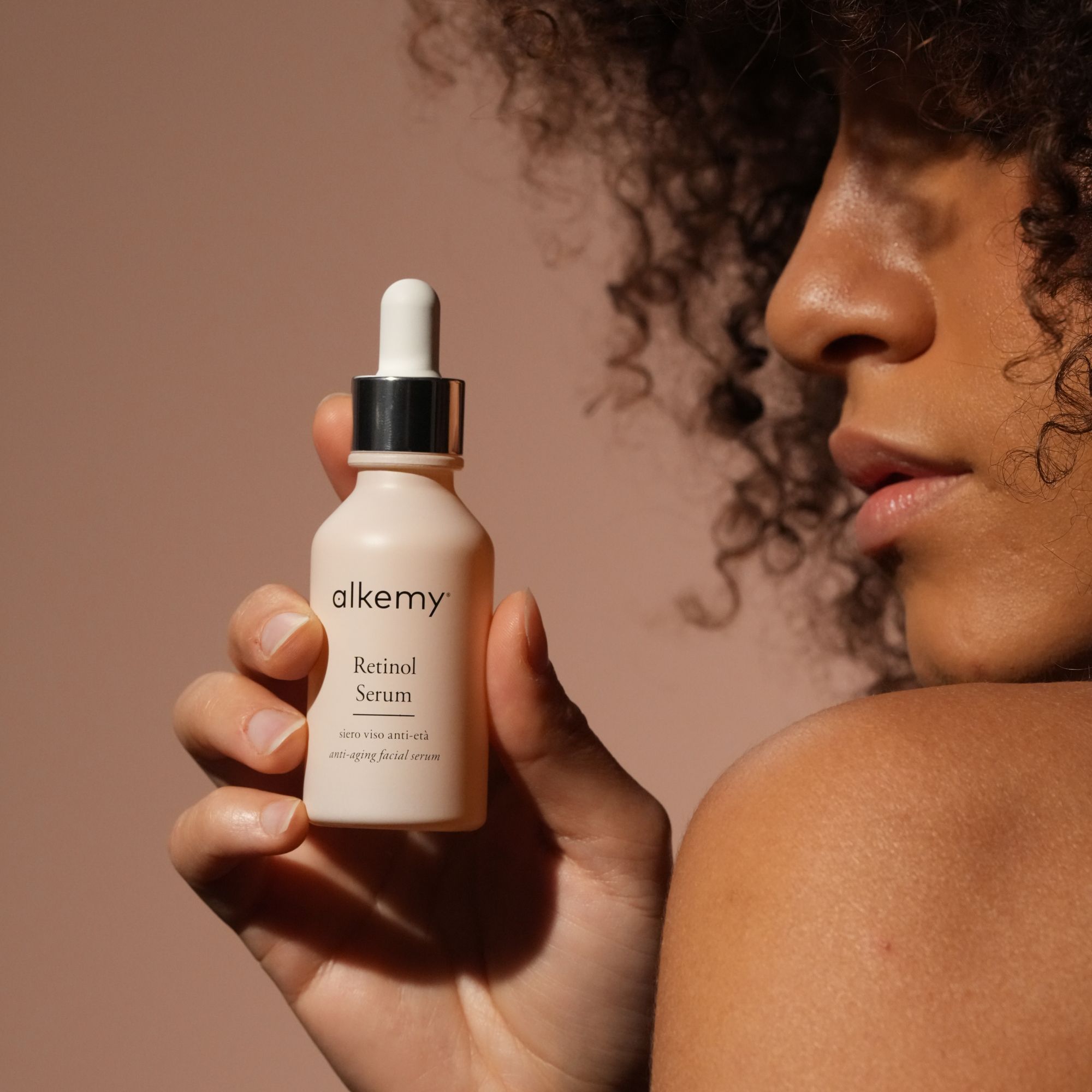Alkemy Gesichtsserum mit 2 % Retinol, Anti-Aging Nachtbehandlung gegen Falten