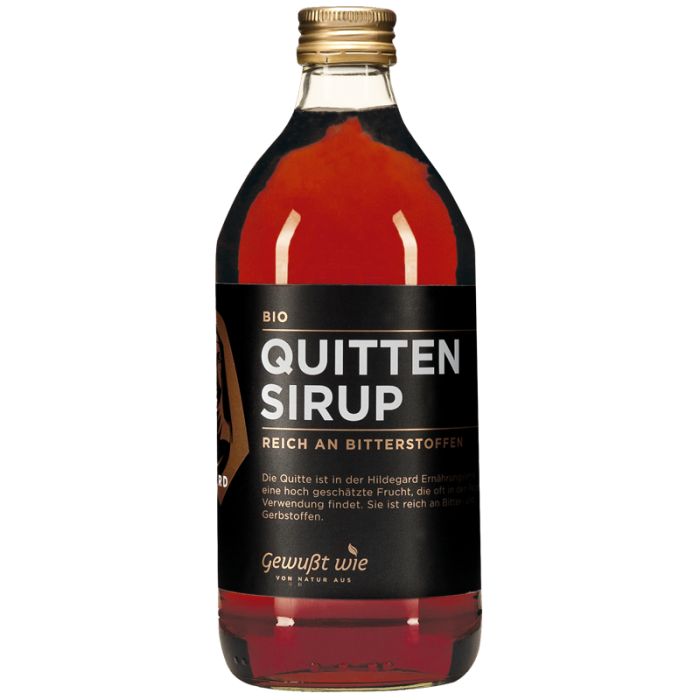 Glasflasche mit rotem Inhalt und goldenem Deckel. Aufschrift: Quitten Sirup, Bio. Reich an Bitterstoffen.