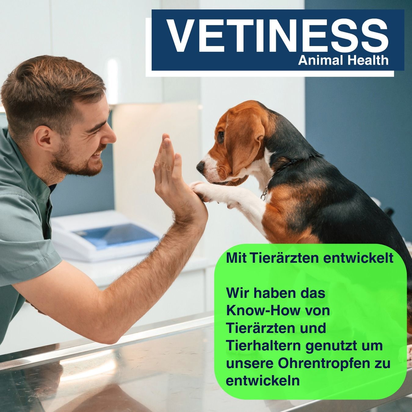 Tierarzt gibt Hund Pfote. Produktflasche im Bild. Text: Mit Tierärzten entwickelt. Know-How von Tierärzten und Tierhaltern.