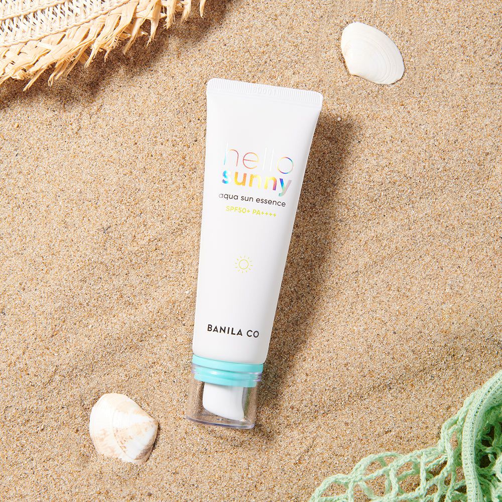 BANILA CO Hello Sunny Aqua Sun Essence SPF50+ PA++++ am Strand.