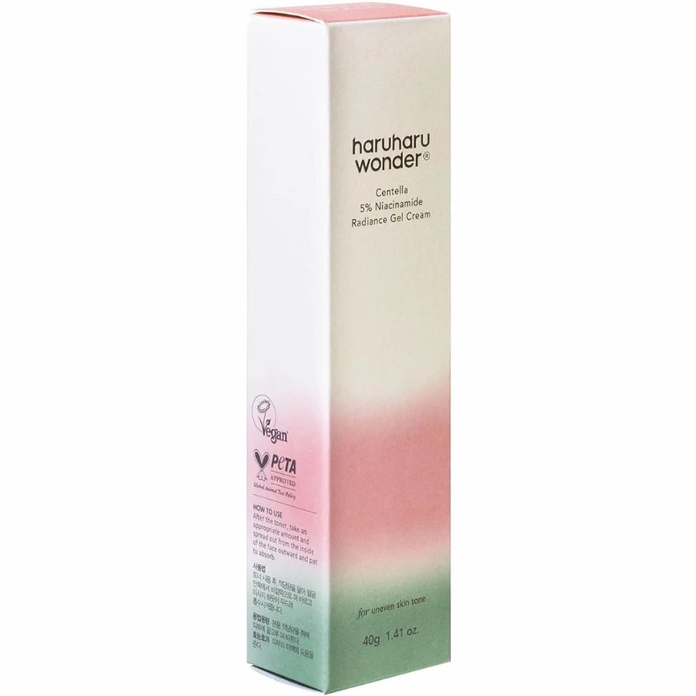 Produktverpackung. Text: haruharu wonder, Centella 5% Niacinamide Radiance Gel Cream. Vegan- und PETA-Siegel. 40g 1.41 oz. Grün-rosa Farbverlauf.