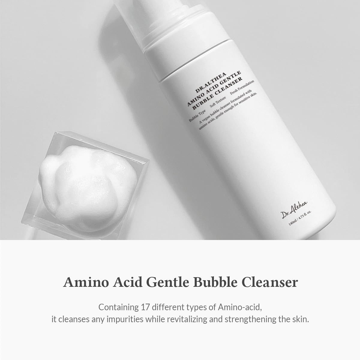 Weiße Flasche mit Aufschrift. Daneben Schaum in einem Behälter. Produktname: Amino Acid Gentle Bubble Cleanser.
