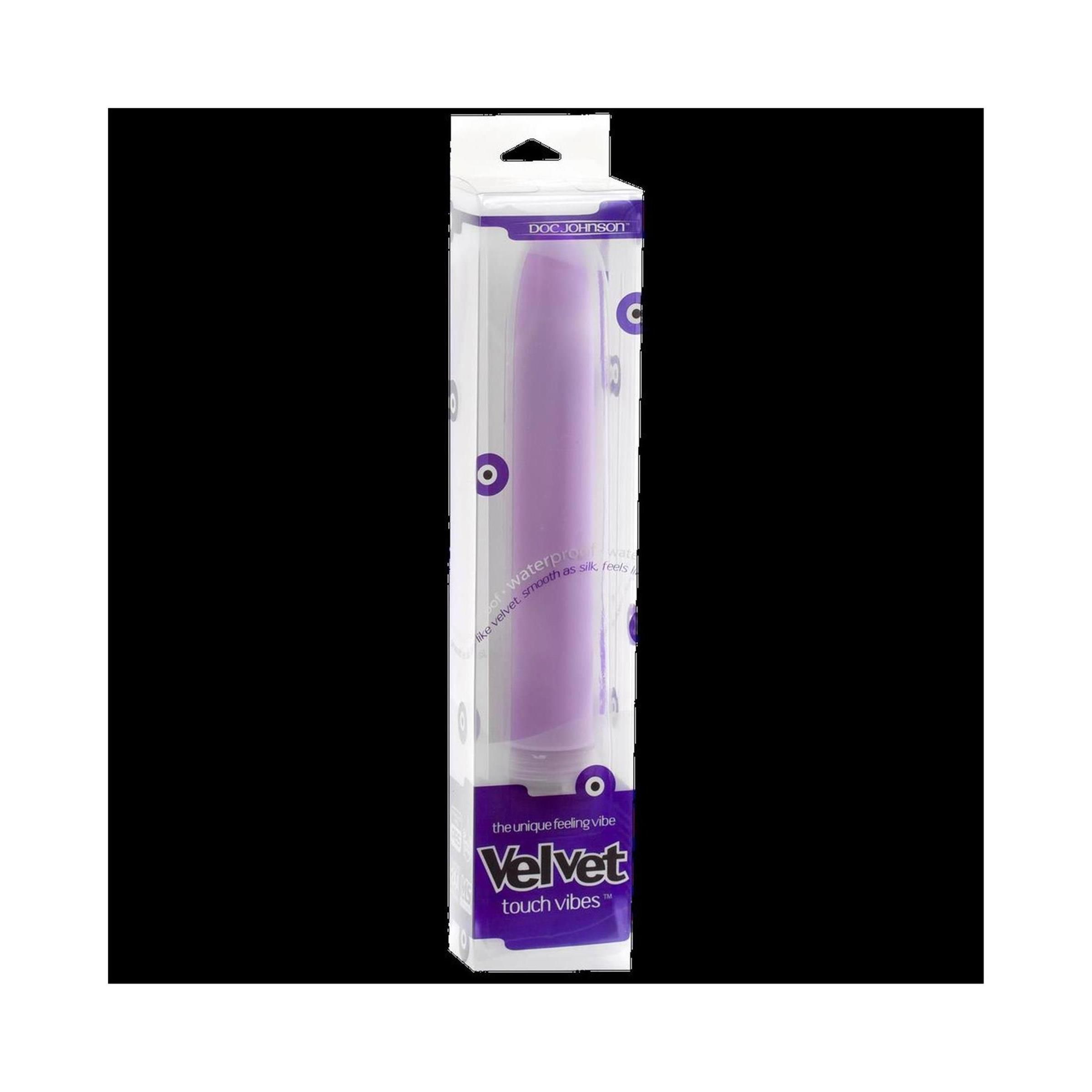 Lila Vibrator in transparenter Verpackung. Produktname: Velvet touch vibes. Marke: doc johnson. Oben Loch zum Aufhängen.