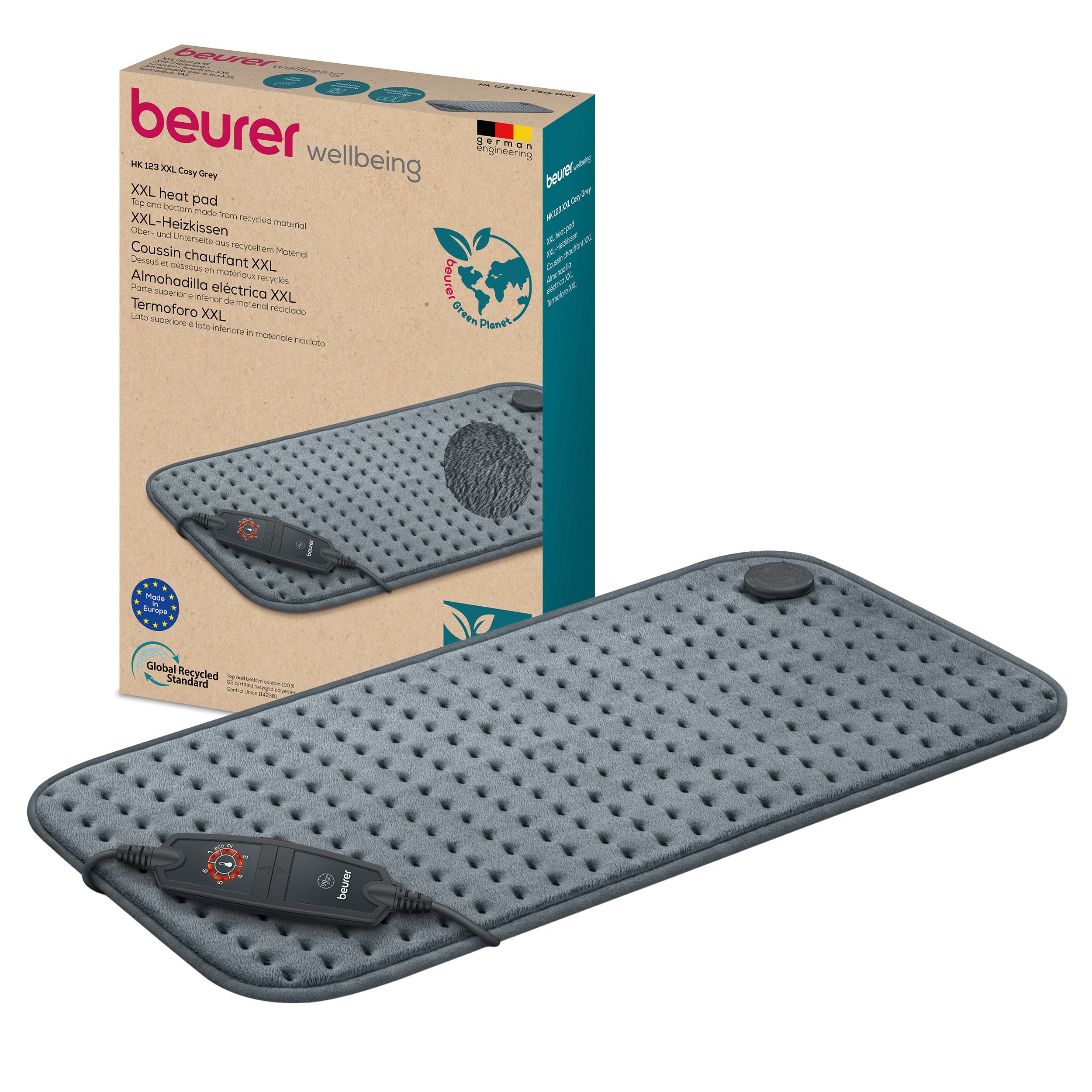 Graues Heizkissen mit Steuerung und Verpackung. Verpackung mit Produktname, Logo und Zertifizierungen. Global Recycled Standard.