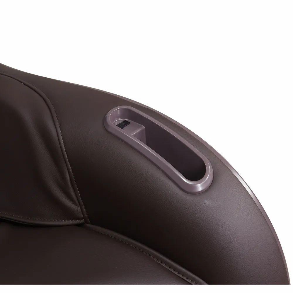 Massagesessel, braunes Leder, Armlehne mit Aussparung.