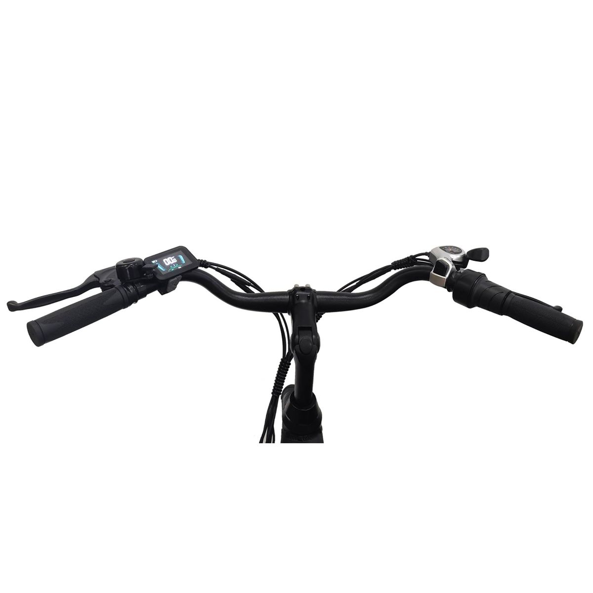 Schwarzer Lenker eines E-Bikes. Integriertes Display, Bremshebel und Bedienelemente. Kabel sichtbar.