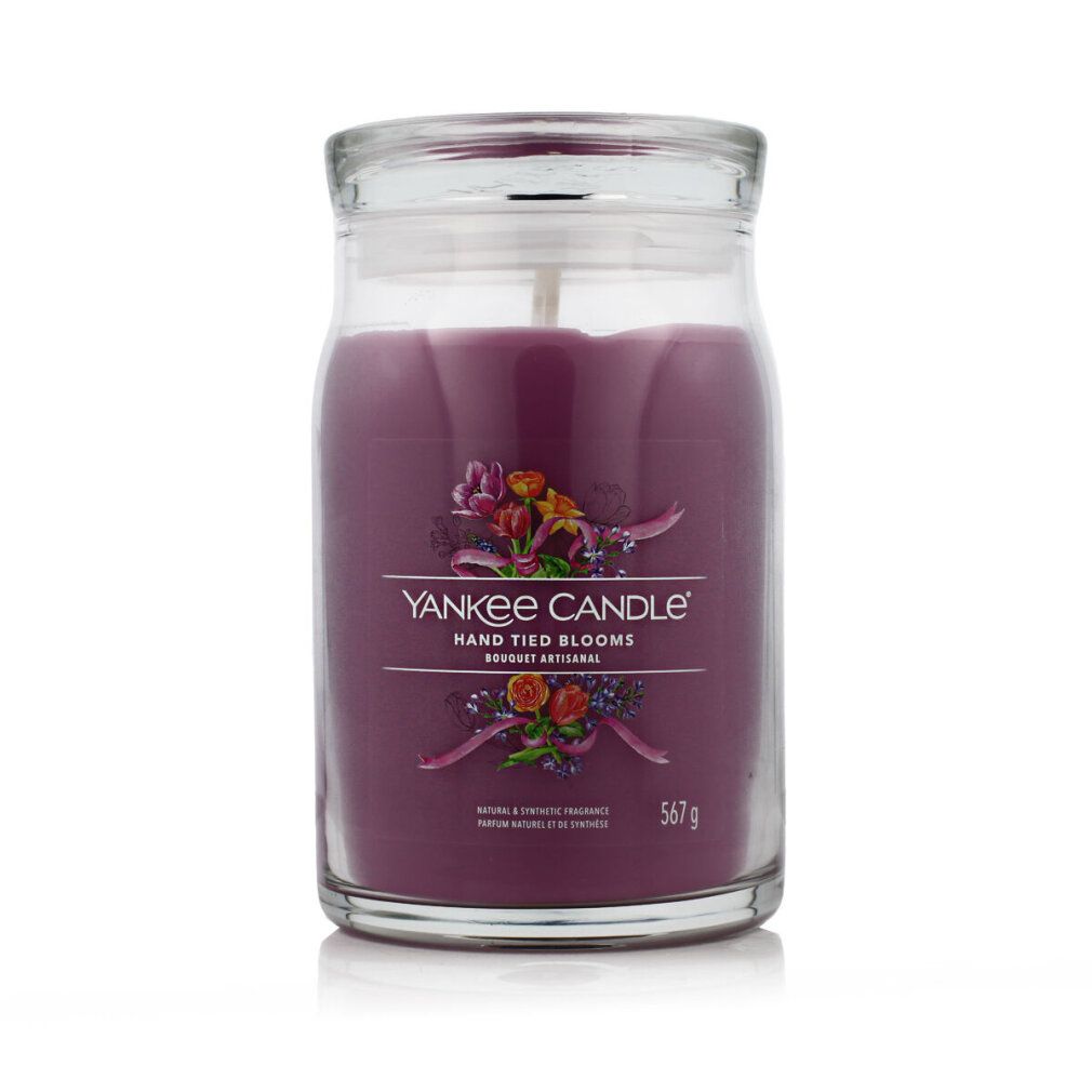 Duftkerze im Glas mit Deckel. Aufschrift: Yankee Candle, Hand Tied Blooms, Bouquet naturel. Lila Kerze, 567g.