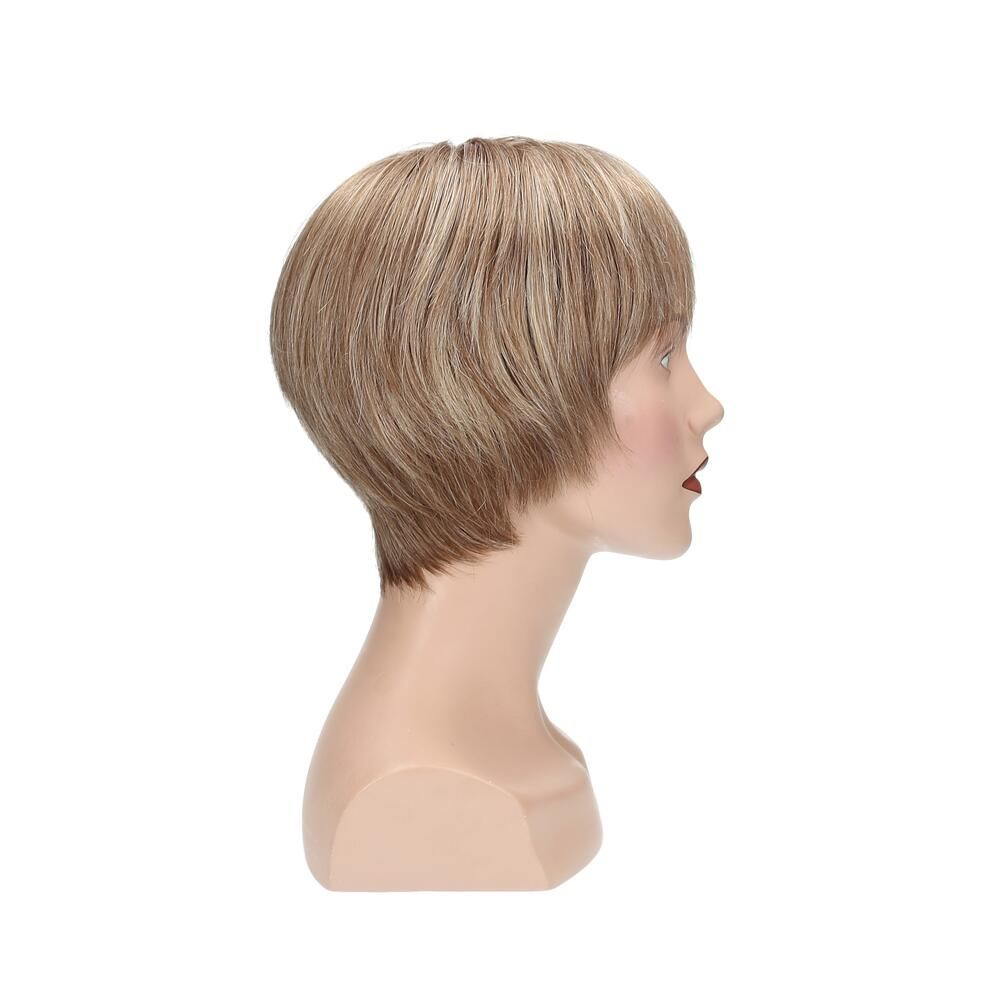 Perücke Victoria, blond mit Pony, auf einem Schaufensterkopf. Seitliche Ansicht. Kurzes, gestuftes Haar.