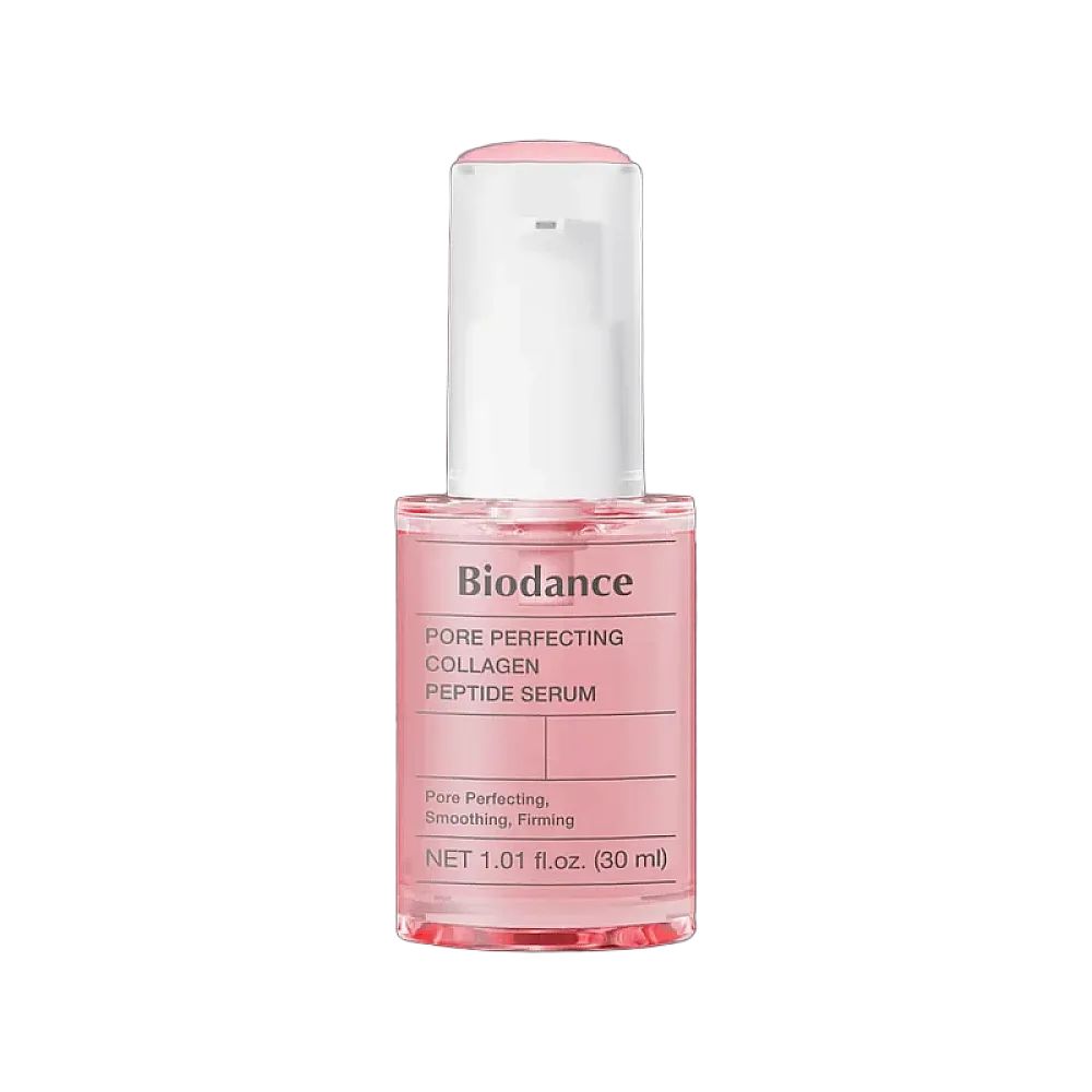 Biodance Pore Perfecting Collagen Peptide Serum in einem rosa Glasfläschchen mit Pumpspender.