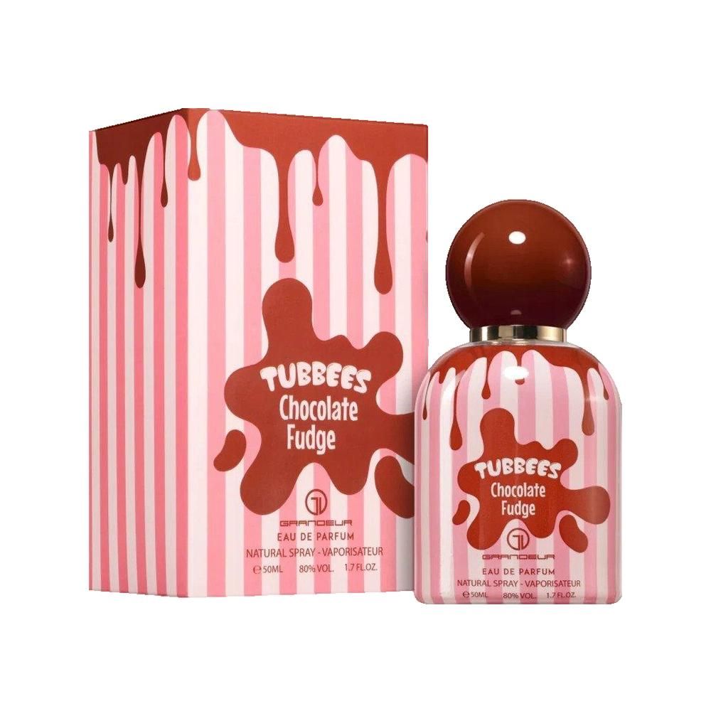 Parfümflakon und Verpackung mit rosa Streifen und Schokoladen-Fudge-Aufdruck. Brauner Deckel. Text: Tubbees Chocolate Fudge.