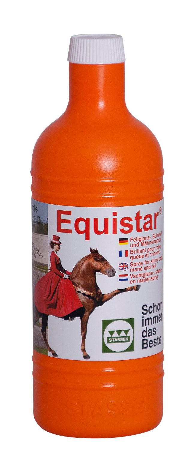 Orangefarbene Flasche mit Etikett. Aufschrift: Equistar. Abbildung einer Reiterin auf Pferd. Hersteller: Stassek.