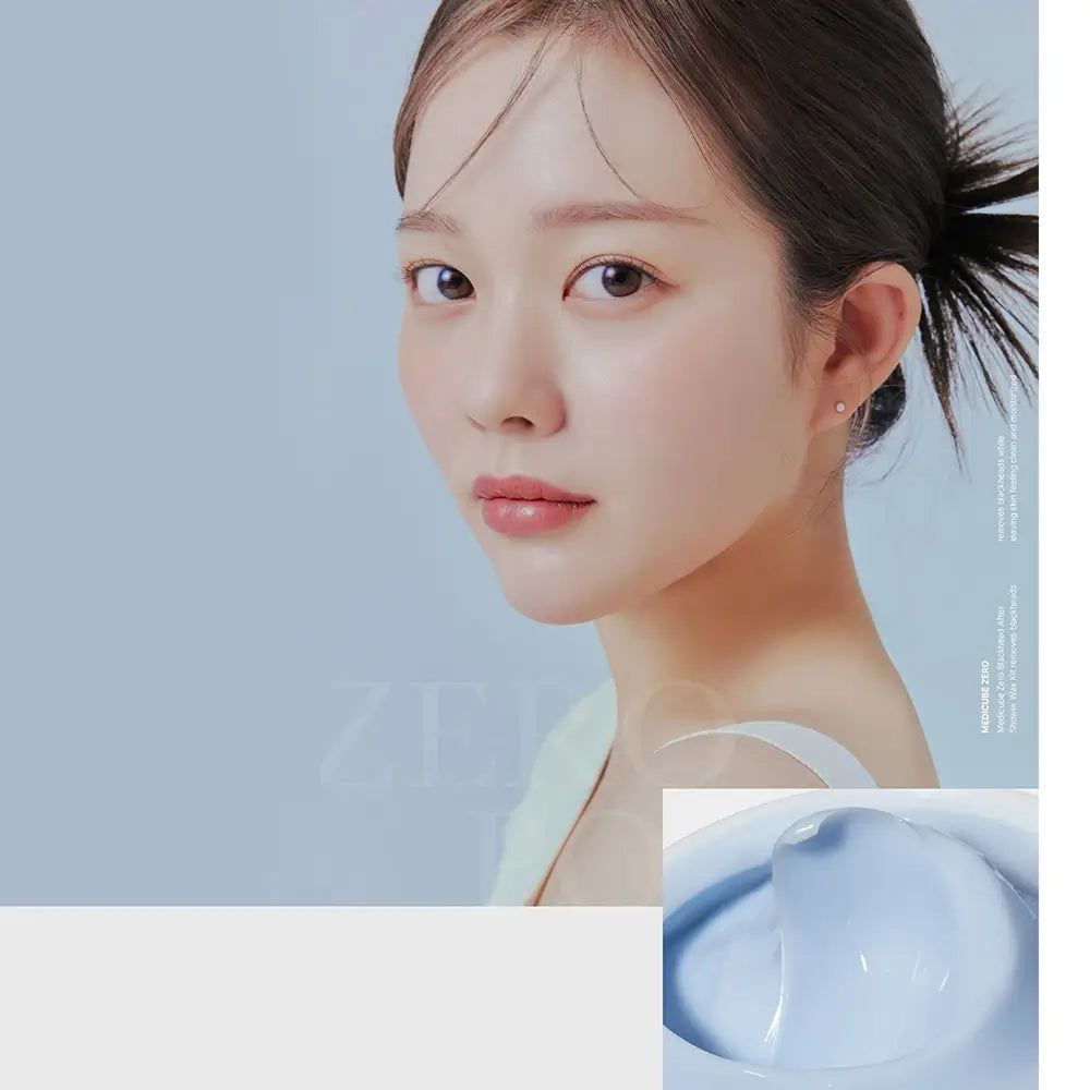 Frau mit Creme. Im Hintergrund ein Tiegel Creme. Aufschrift: Zero Pore One Day Cream.