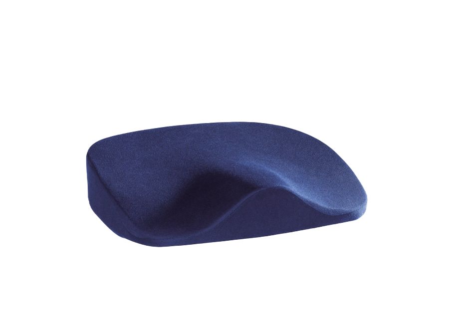 Blaues RUSSKA Vital Hüftkissen. Ergonomische Form mit wellenförmiger Aussparung. Stoffbezug.