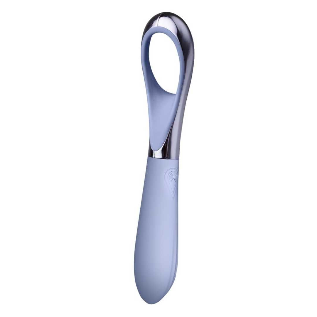 Hellblauer Vibrator mit Fingerschlaufe und silberfarbenem Element. Tropfenförmiger Griff, ovale Schlaufe.