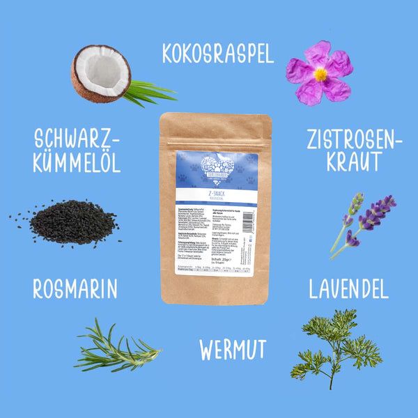 Beutel mit blauem Etikett, umgeben von Kokosraspeln, Schwarzkümmelöl, Rosmarin, Wermut, Zistrosenkraut, Lavendel.