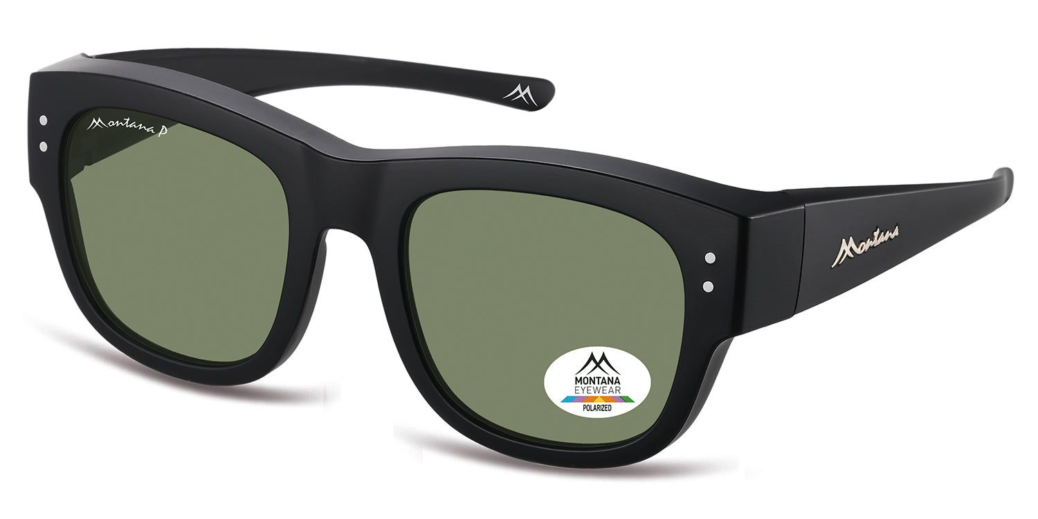 Schwarze Sonnen-Überbrille, seitliche Ansicht. Grüne Gläser. Montana Eyewear Logo auf dem Rahmen und Gläsern. Polarisierte Gläser.