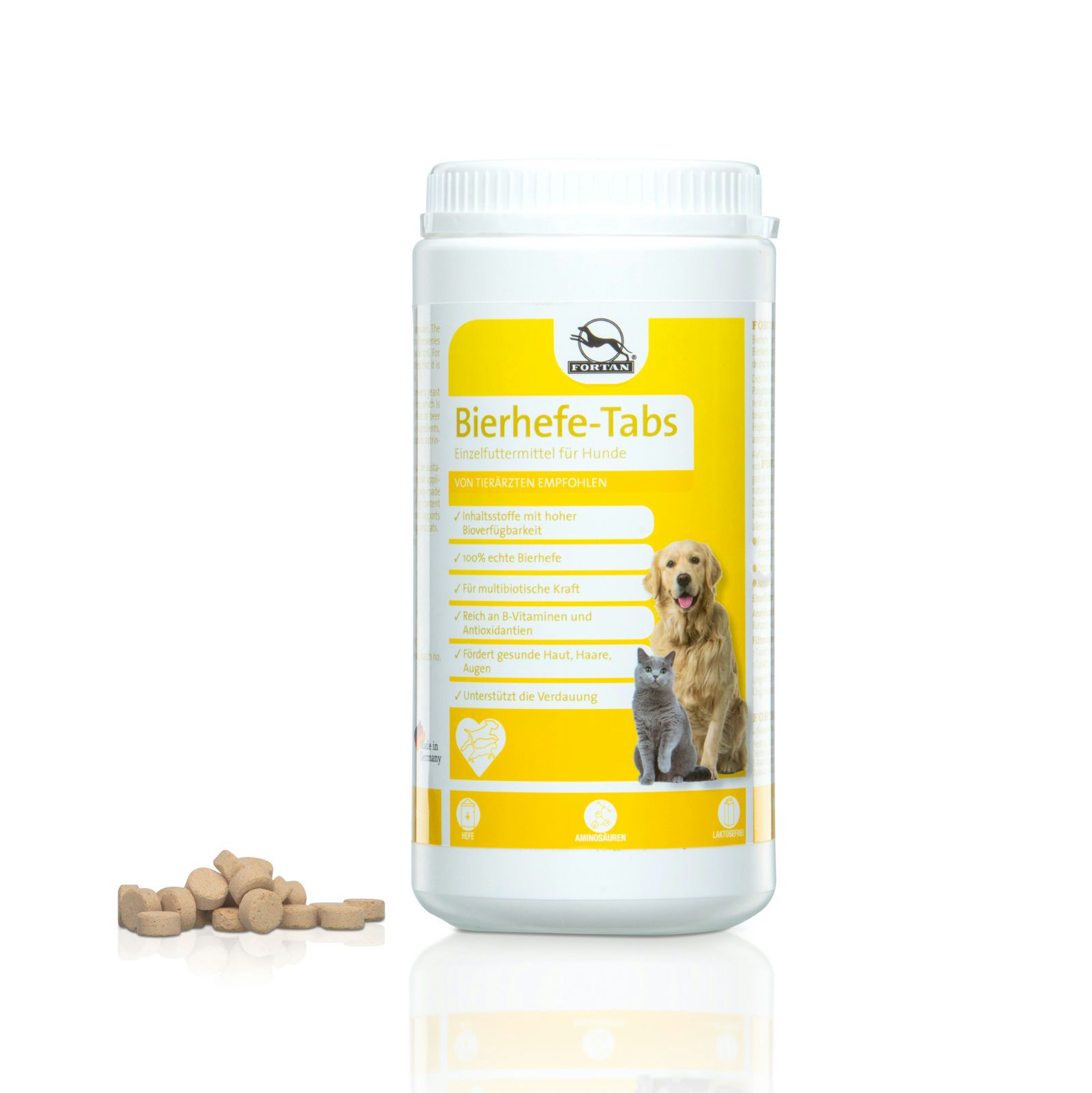 Weiße Dose mit gelbem Etikett und Tabletten daneben. Aufschrift: Bierhefe-Tabs. Abbildung von Hund und Katze. Logo.