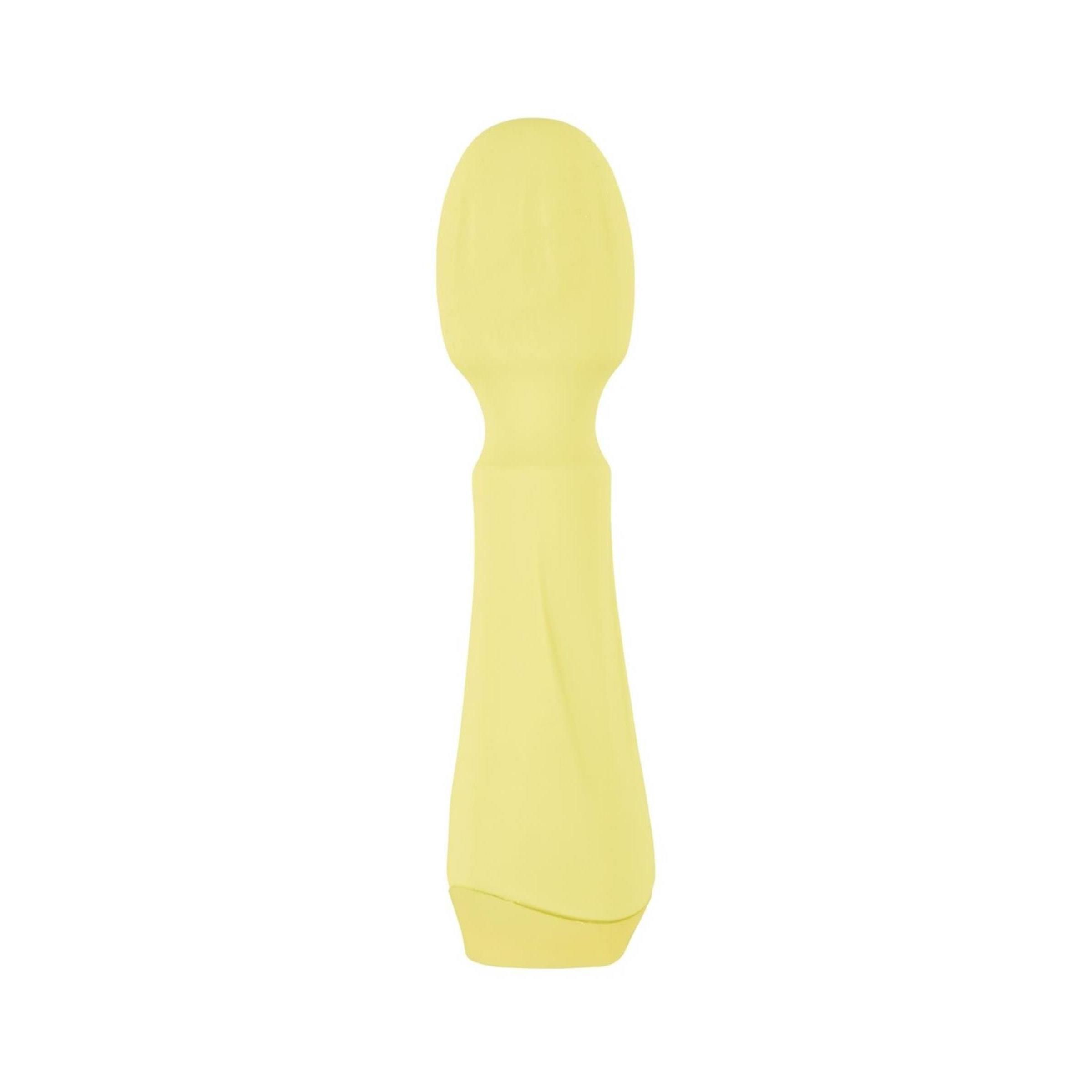 Gelber Mini-Vibrator. Zylindrischer Griff, abgerundeter Kopf. Glatte Oberfläche. Auf weißem Hintergrund.