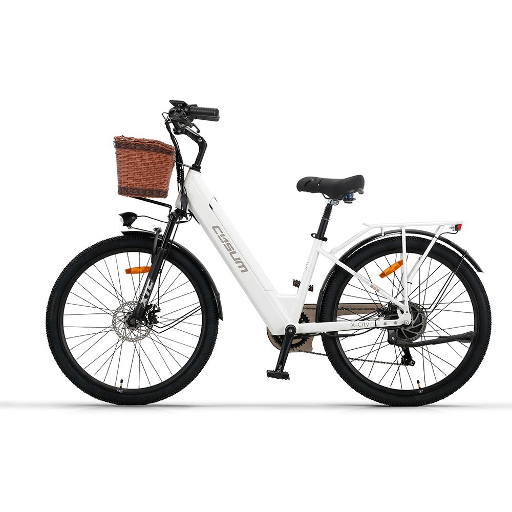 Weißes Elektrofahrrad mit Korb, schwarzem Rahmen und Reifen. Marke CYSUM.