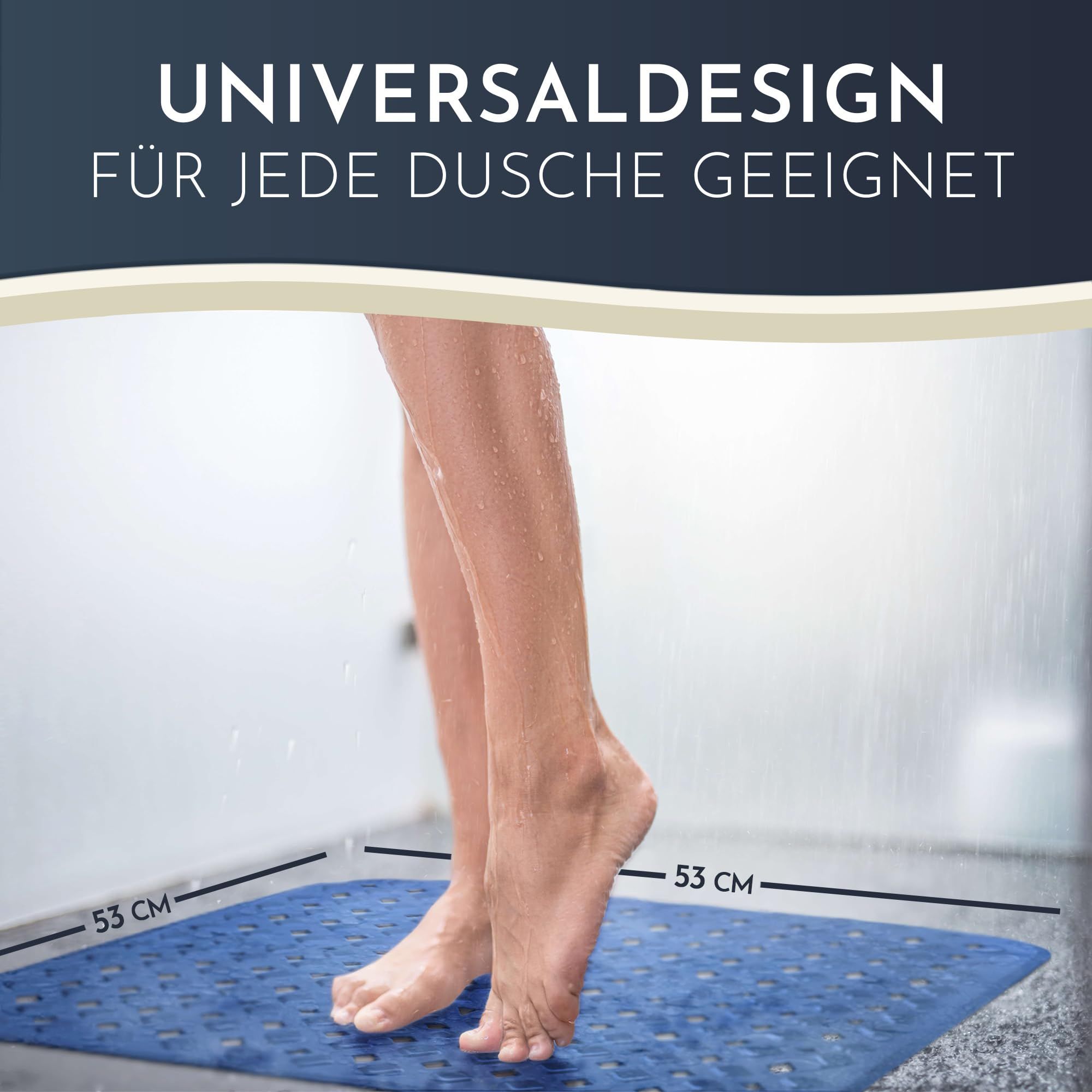 Blaue Duschmatte mit quadratischem Muster, 53 x 53 cm. Füße stehen auf der Matte in einer Dusche.